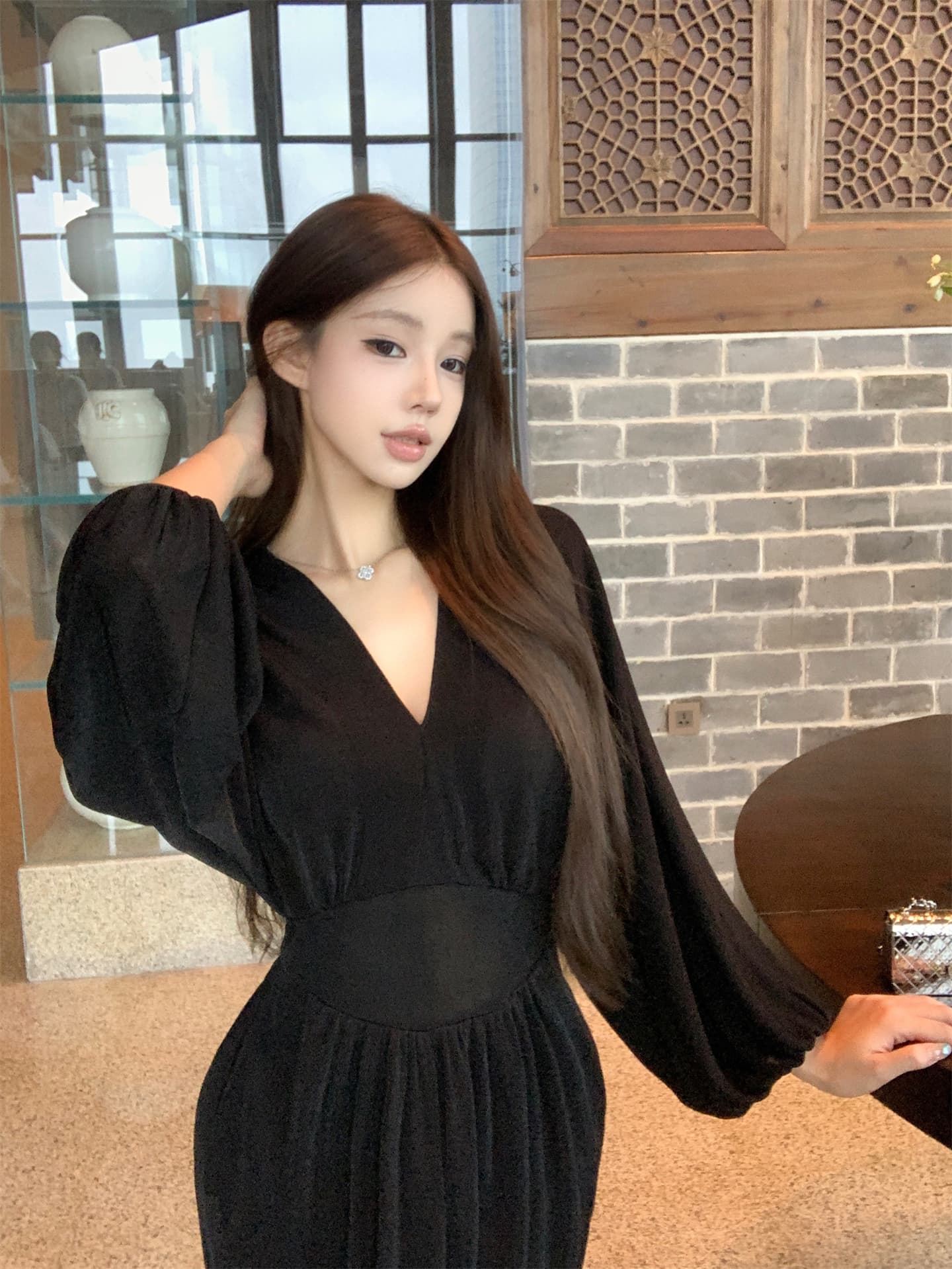 실사 이른 가을 로얄 자매 맨위 흐름 V넥 퍼프 소매 허리 Pleat Pleat 트임 높음 폭탄 망사 드레스 상세 이미지 5