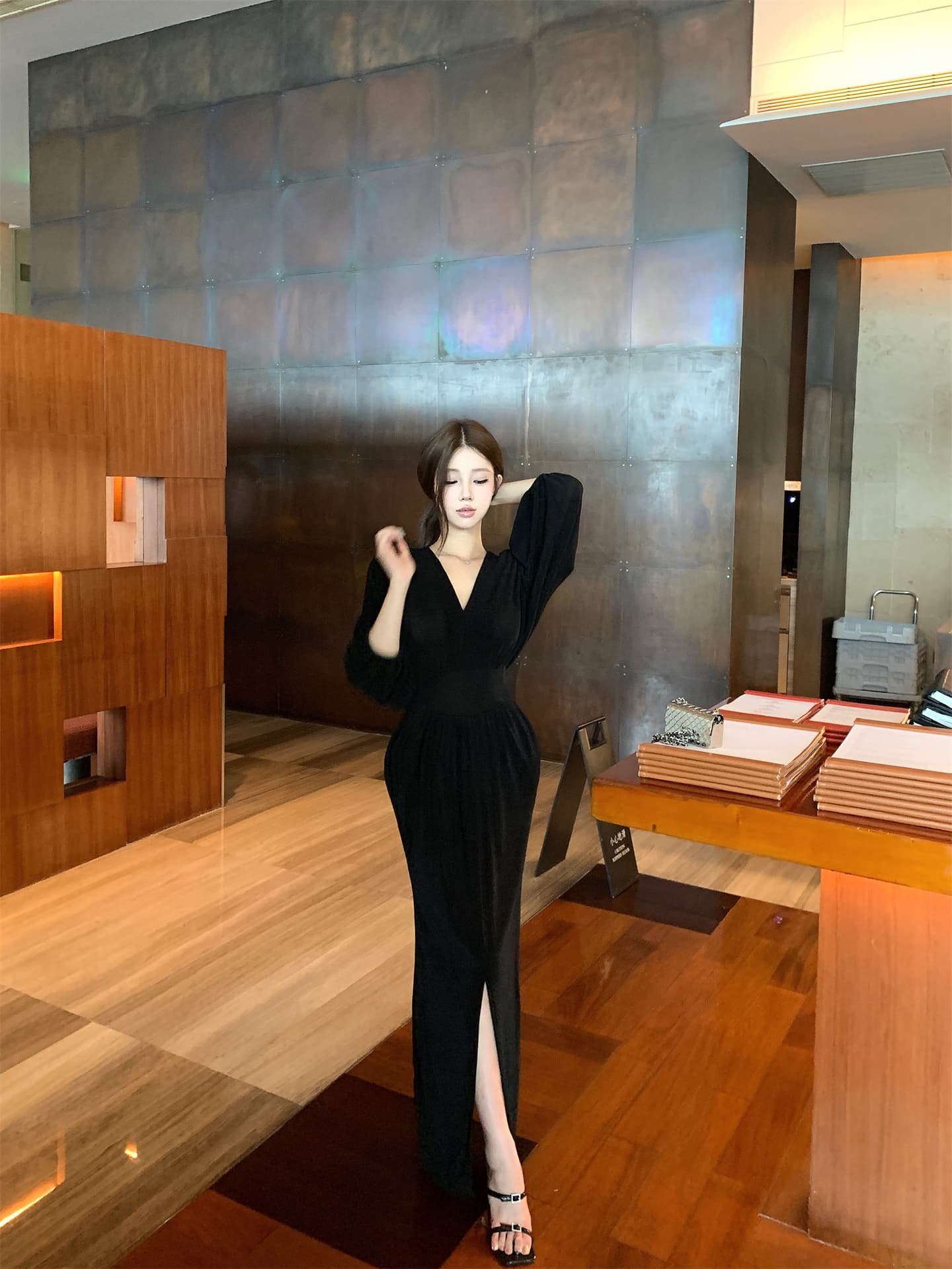 실사 이른 가을 로얄 자매 맨위 흐름 V넥 퍼프 소매 허리 Pleat Pleat 트임 높음 폭탄 망사 드레스 상세 이미지 12