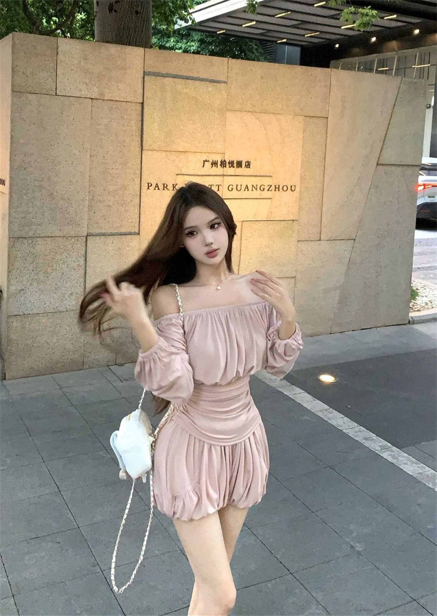 실사 이른 가을 우유 피부 세트 맨위 오프숄더 티셔츠 반바지 투피스 세트 이미지 4