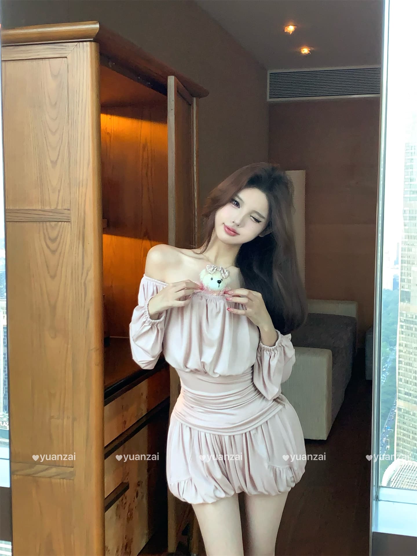 실사 이른 가을 우유 피부 세트 맨위 오프숄더 티셔츠 반바지 투피스 세트 상세 이미지 2