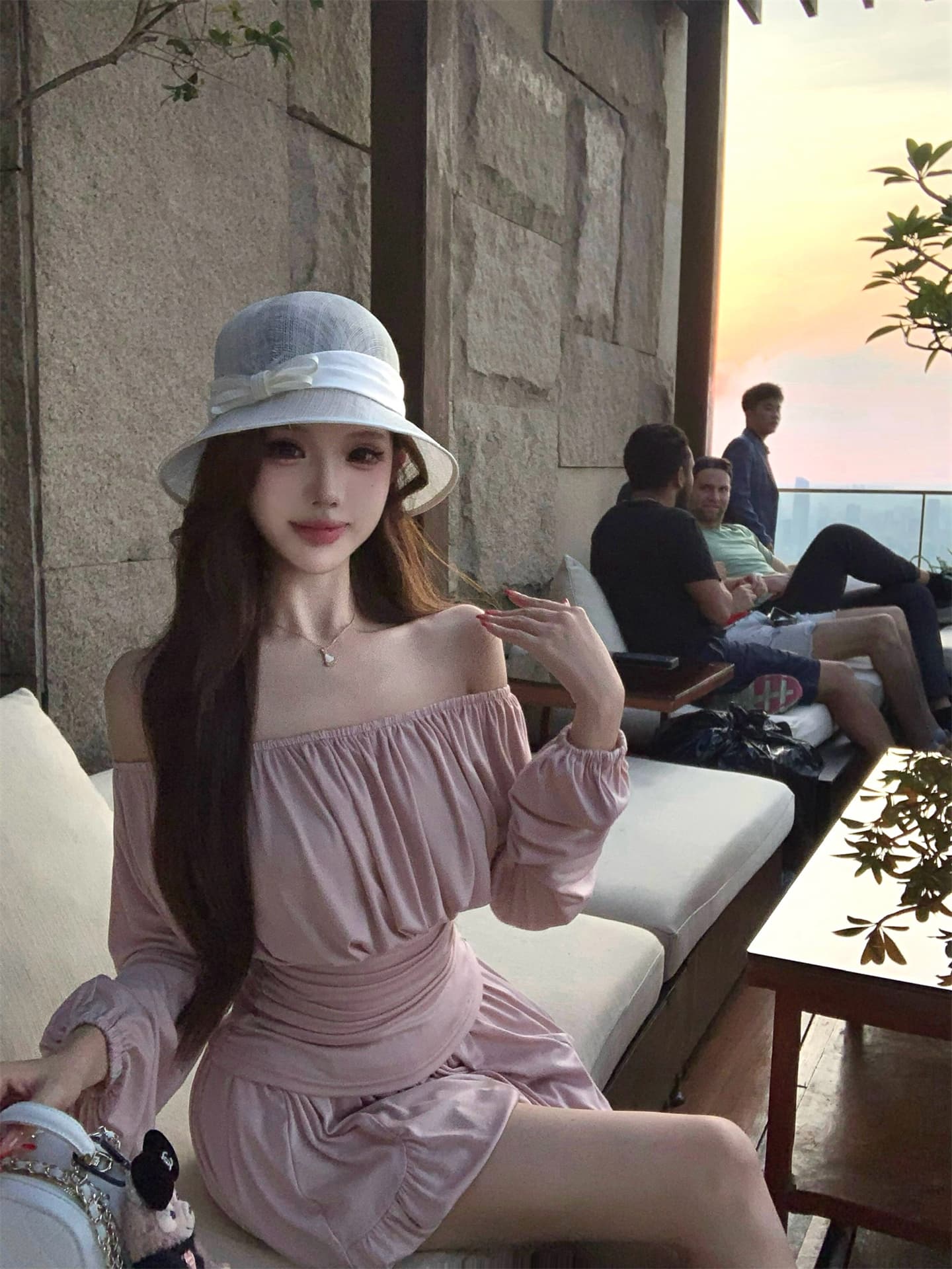 실사 이른 가을 우유 피부 세트 맨위 오프숄더 티셔츠 반바지 투피스 세트 상세 이미지 5