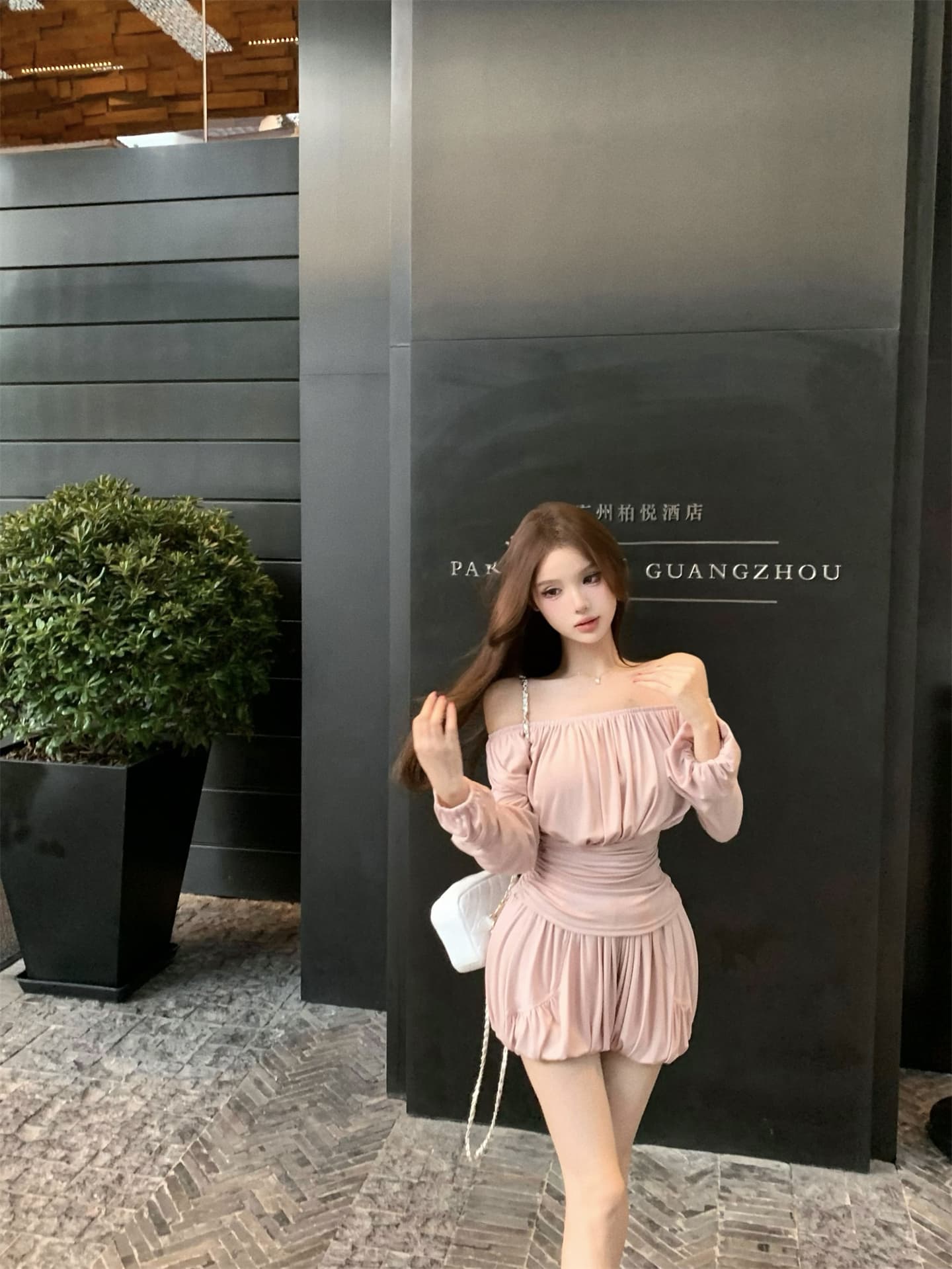 실사 이른 가을 우유 피부 세트 맨위 오프숄더 티셔츠 반바지 투피스 세트 상세 이미지 11