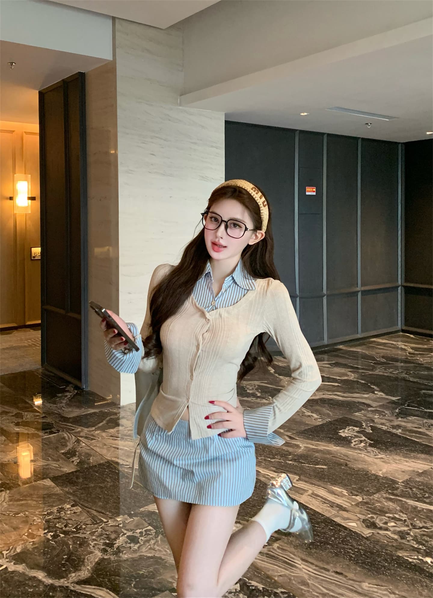 실사 이른 가을 새로운 페이크 레이어드 셔츠 맨위 여성 코디 스트라이프 반신 치마바지 전체 집합 한 부서 착용 가져 가라. 이미지 2