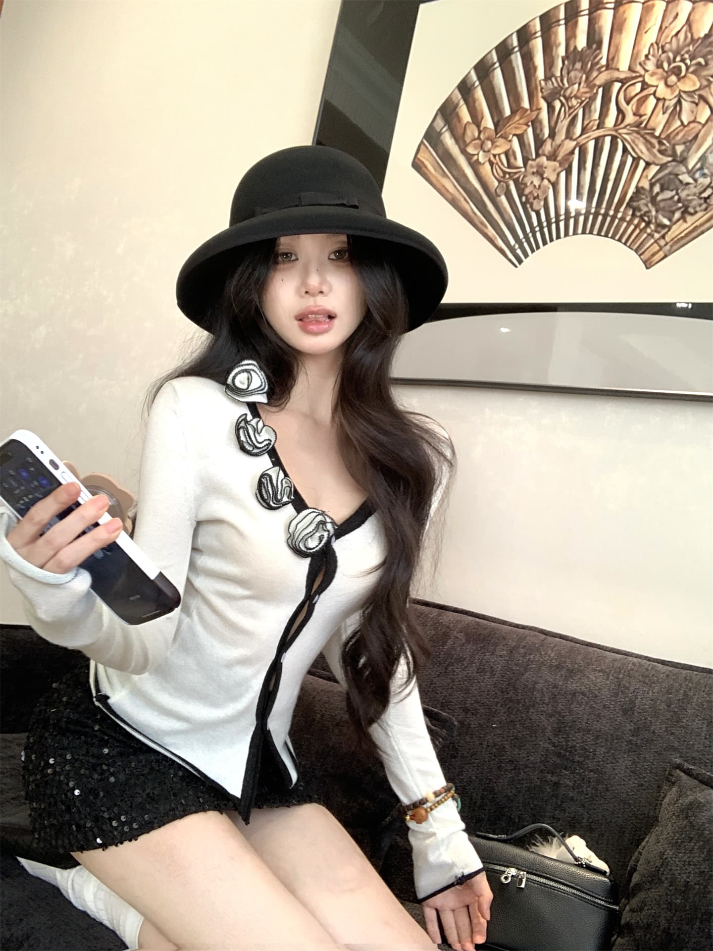 실사 이른 가을 3 차원 꽃 부드러운 찹쌀 니트 스웨터 몸매 가꾸기 슬림해 보이는 맨위 여성 스팽글 미니 스커트 투피스 세트 상세 이미지 2
