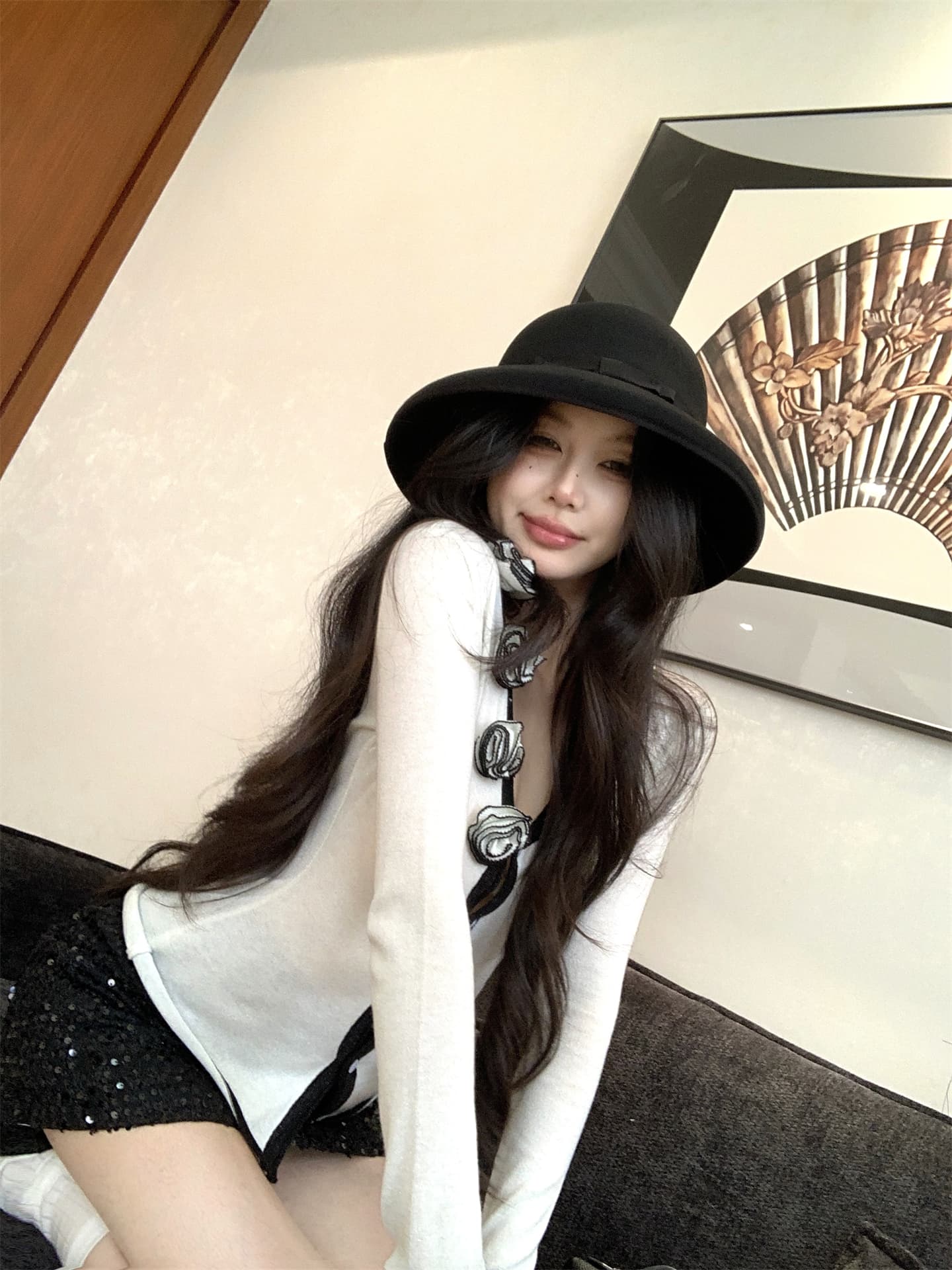 실사 이른 가을 3 차원 꽃 부드러운 찹쌀 니트 스웨터 몸매 가꾸기 슬림해 보이는 맨위 여성 스팽글 미니 스커트 투피스 세트 상세 이미지 6