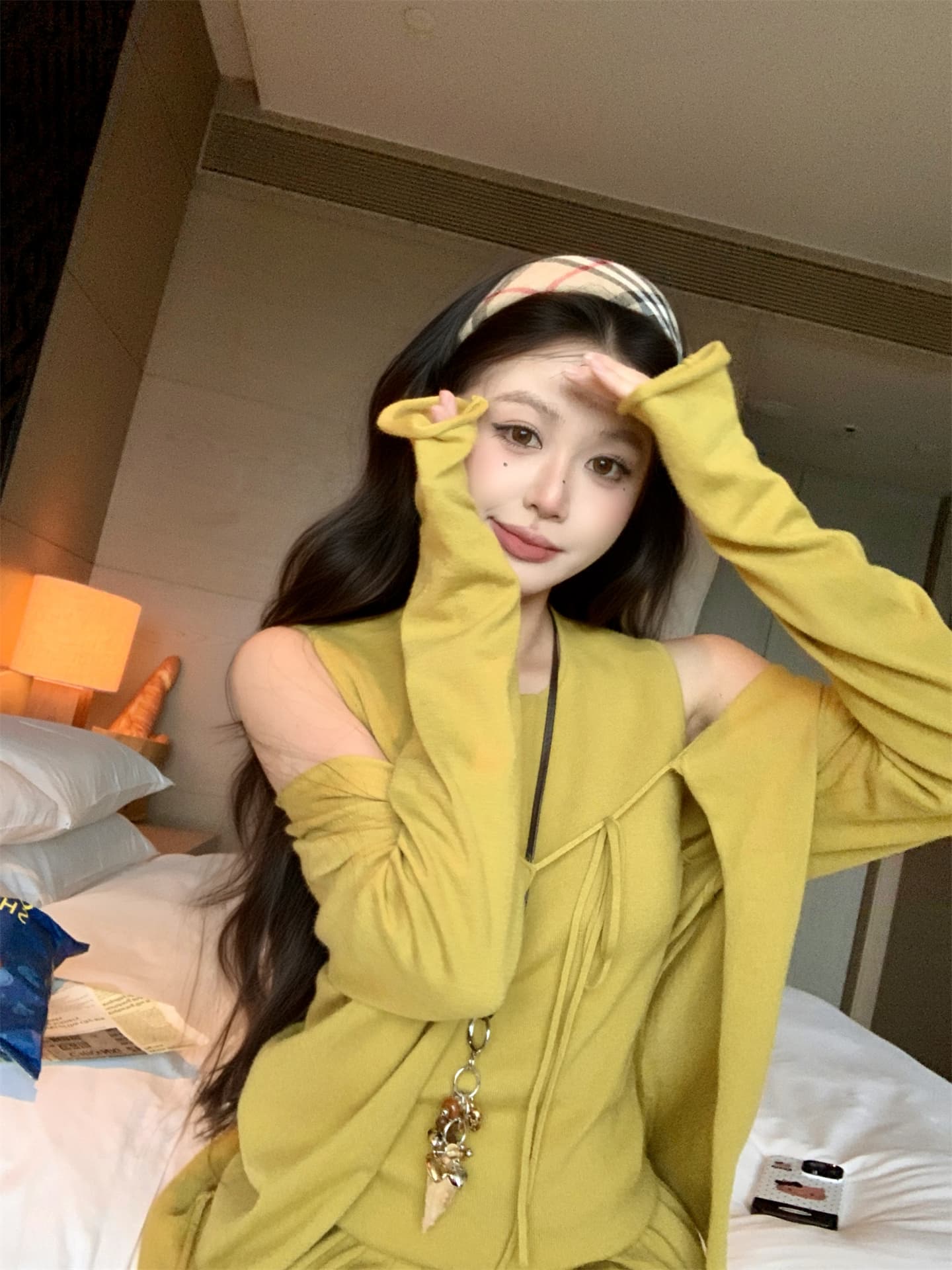 실사 이른 가을 천 금빛 바람 니트 세트 조끼 오픈 가디건 플리츠 미니 스커트 연령 감소 착용 가져 가라. 세 조각 여성 세트 상세 이미지 9