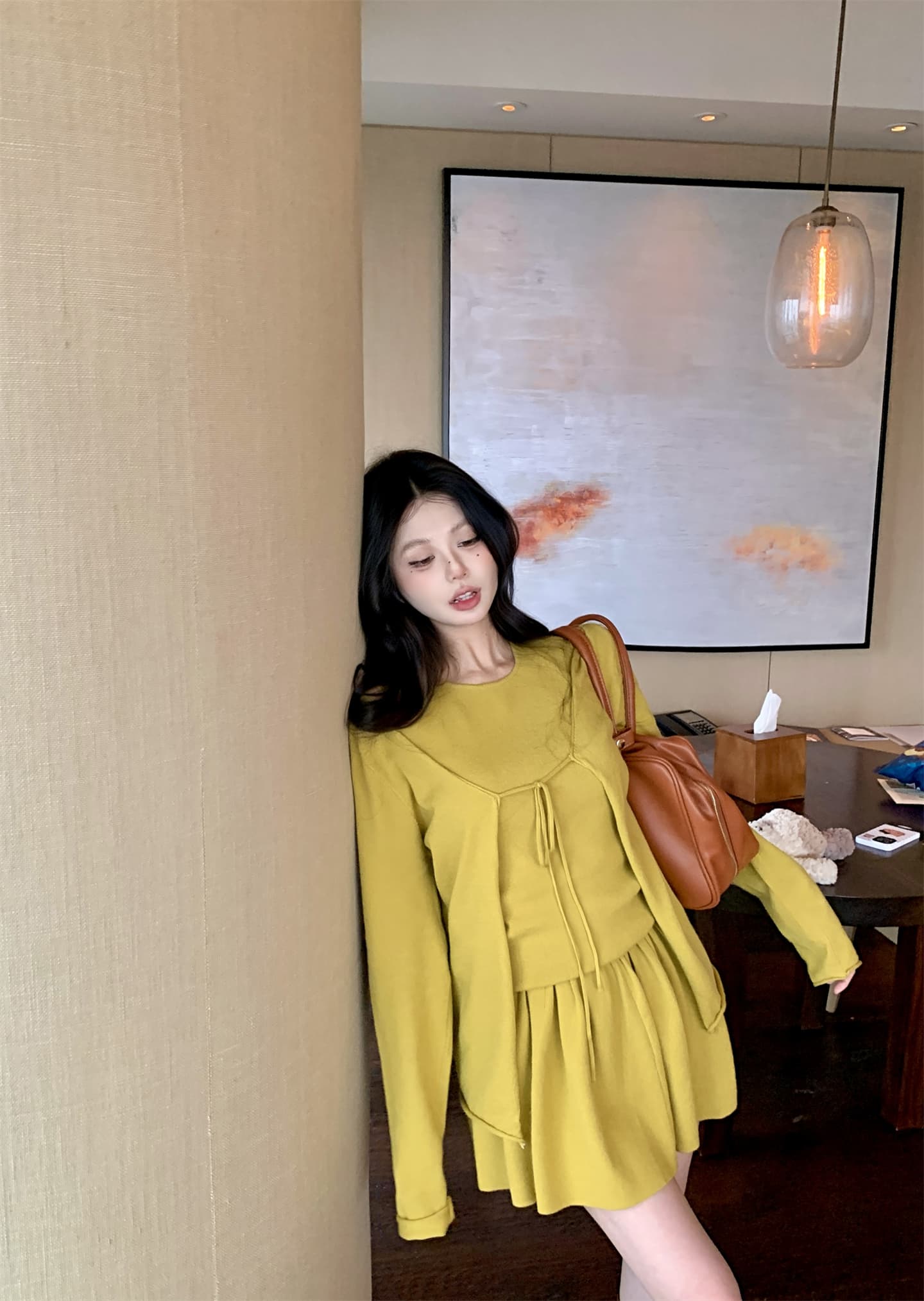 실사 이른 가을 천 금빛 바람 니트 세트 조끼 오픈 가디건 플리츠 미니 스커트 연령 감소 착용 가져 가라. 세 조각 여성 세트 상세 이미지 12