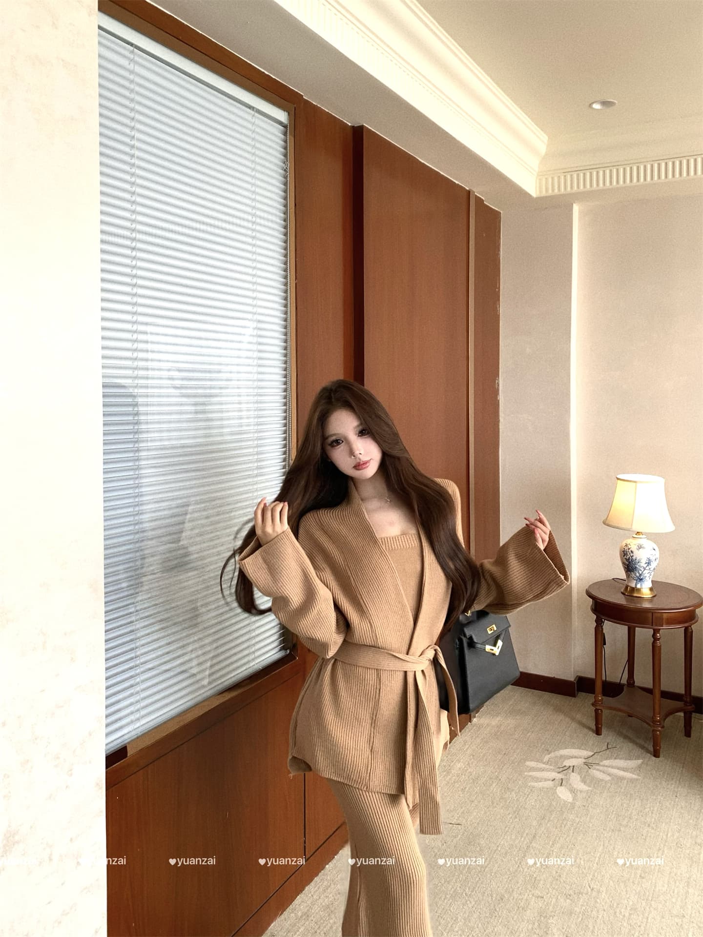 실사 가을 겨울 부드러운 품격 레이스업 스웨터 두꺼운 재킷 몸매 가꾸기 튜브탑 니트 롱 스커트 세 조각 여성 세트 상세 이미지 6