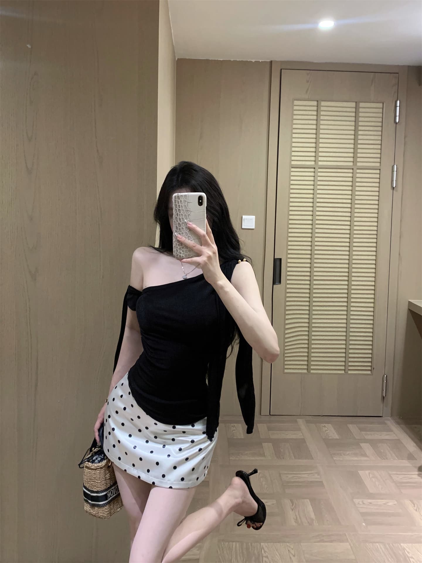 실사 프랑스식 비스듬한 어깨 디자인 리본 민소매 맨위 조끼 여름 안개 얼굴 공단 센스 도트 무늬 치마바지 반 스커트 여성 상세 이미지 3
