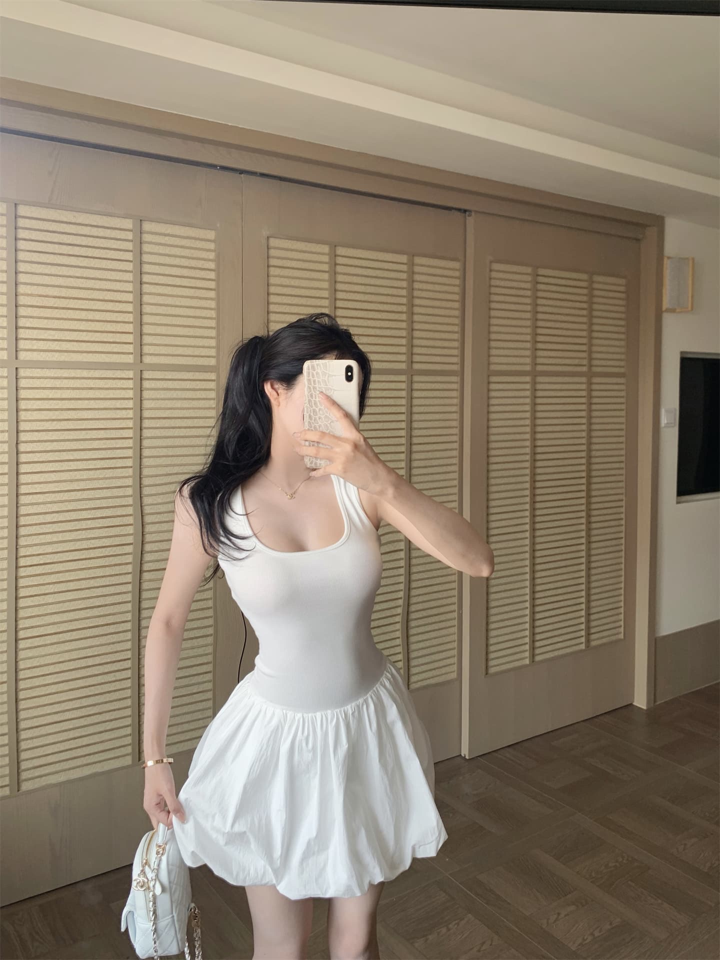 정가 여름 새로운 발레 바람 몸매 가꾸기 행침 목 V넥 허리 수축 백리스 케이크 퍼프 점프 슈트 미니 스커트 여성 상세 이미지 7