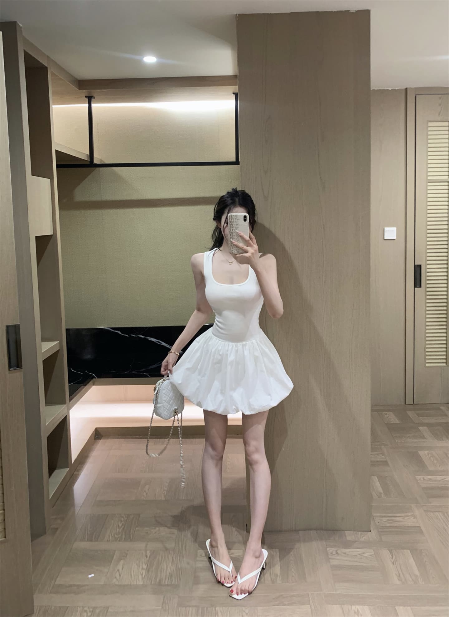 정가 여름 새로운 발레 바람 몸매 가꾸기 행침 목 V넥 허리 수축 백리스 케이크 퍼프 점프 슈트 미니 스커트 여성 상세 이미지 8