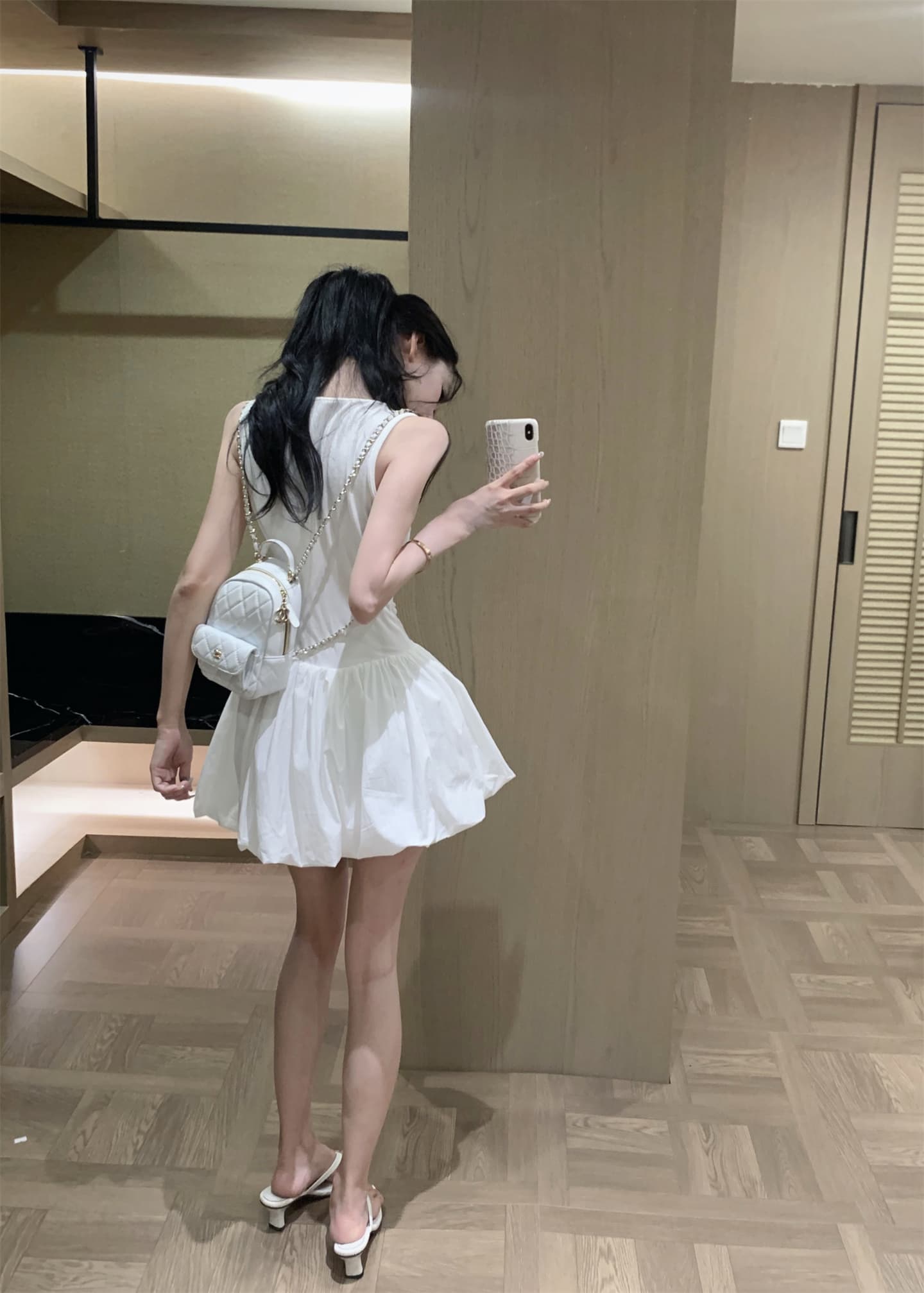 정가 여름 새로운 발레 바람 몸매 가꾸기 행침 목 V넥 허리 수축 백리스 케이크 퍼프 점프 슈트 미니 스커트 여성 상세 이미지 10