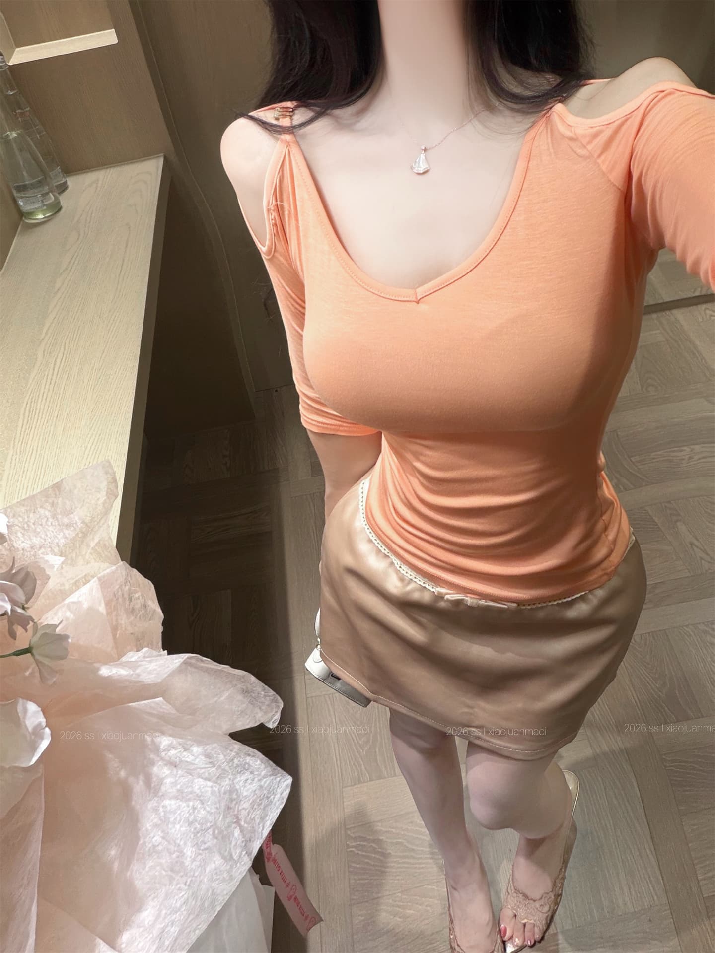 실사 새로운 흔들다 칼라 허리 수축 오프숄더 중간 소매 다용도 티셔츠 맨위 나비 매듭 벨벳 하이웨이스트 반신 스커트 여성 상세 이미지 3