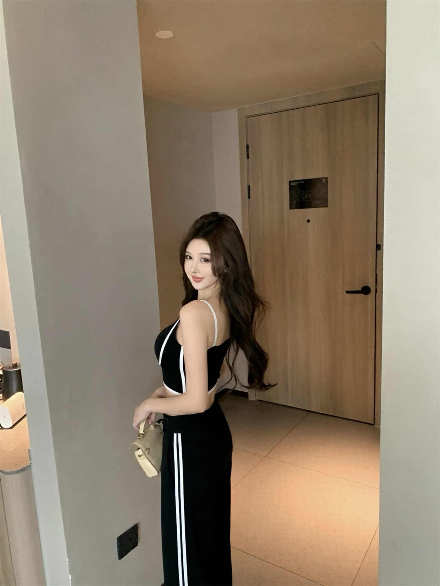 실사 이른 가을 핫걸 캐주얼 운동 세 조각 여성 세트 새로운 배색 오픈 가디건 슬립 캐주얼 바지 세트 상세 이미지 14