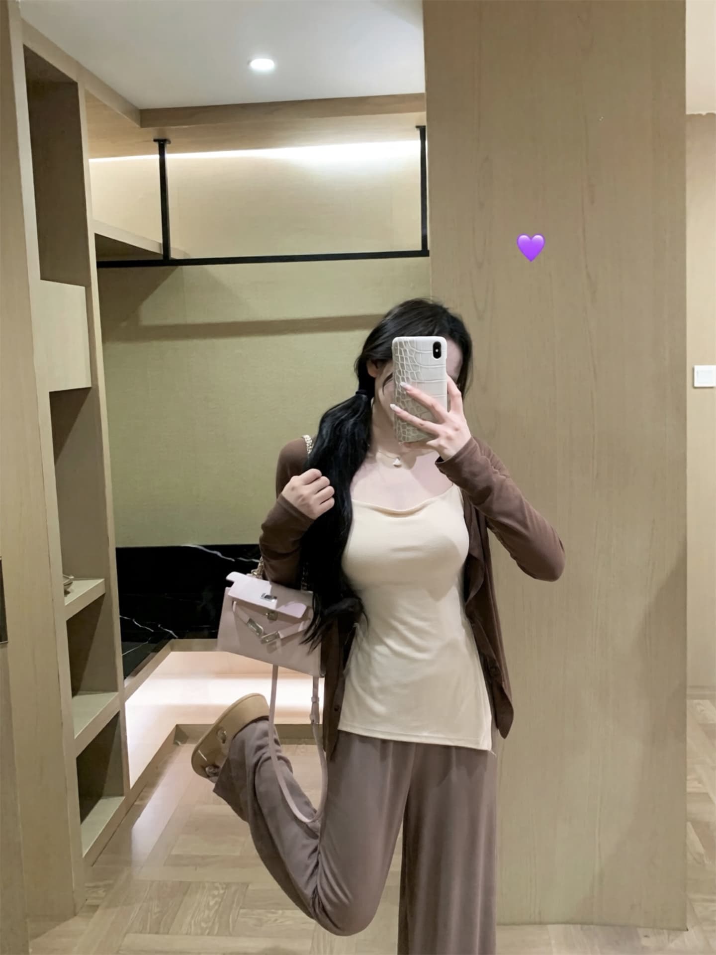 실사 이른 가을 새로운 느긋한 캐주얼 우유 실크 터치 레트로 몸매 가꾸기 자외선 차단 슬립 긴 바지 세 조각 여성 세트 상세 이미지 5
