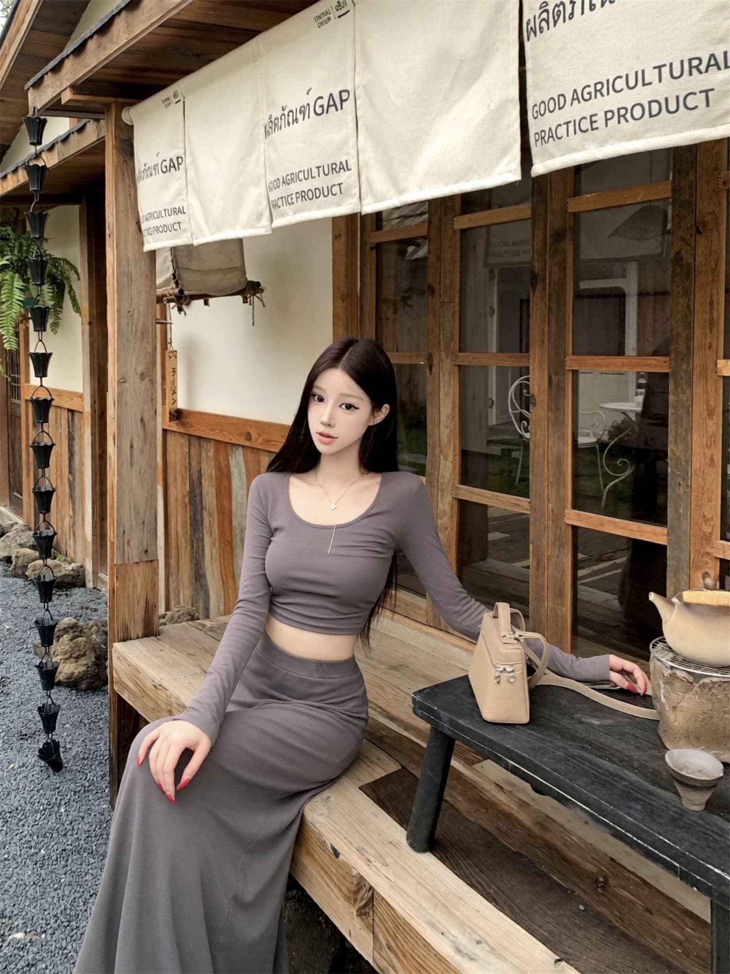 실사 이른 가을 새로운 u 칼라 몸매 가꾸기 이슬 허리 티셔츠 맨위 한 마디 도루 센스 반신 스커트 가스 질감 투피스 슈트 상세 이미지 2