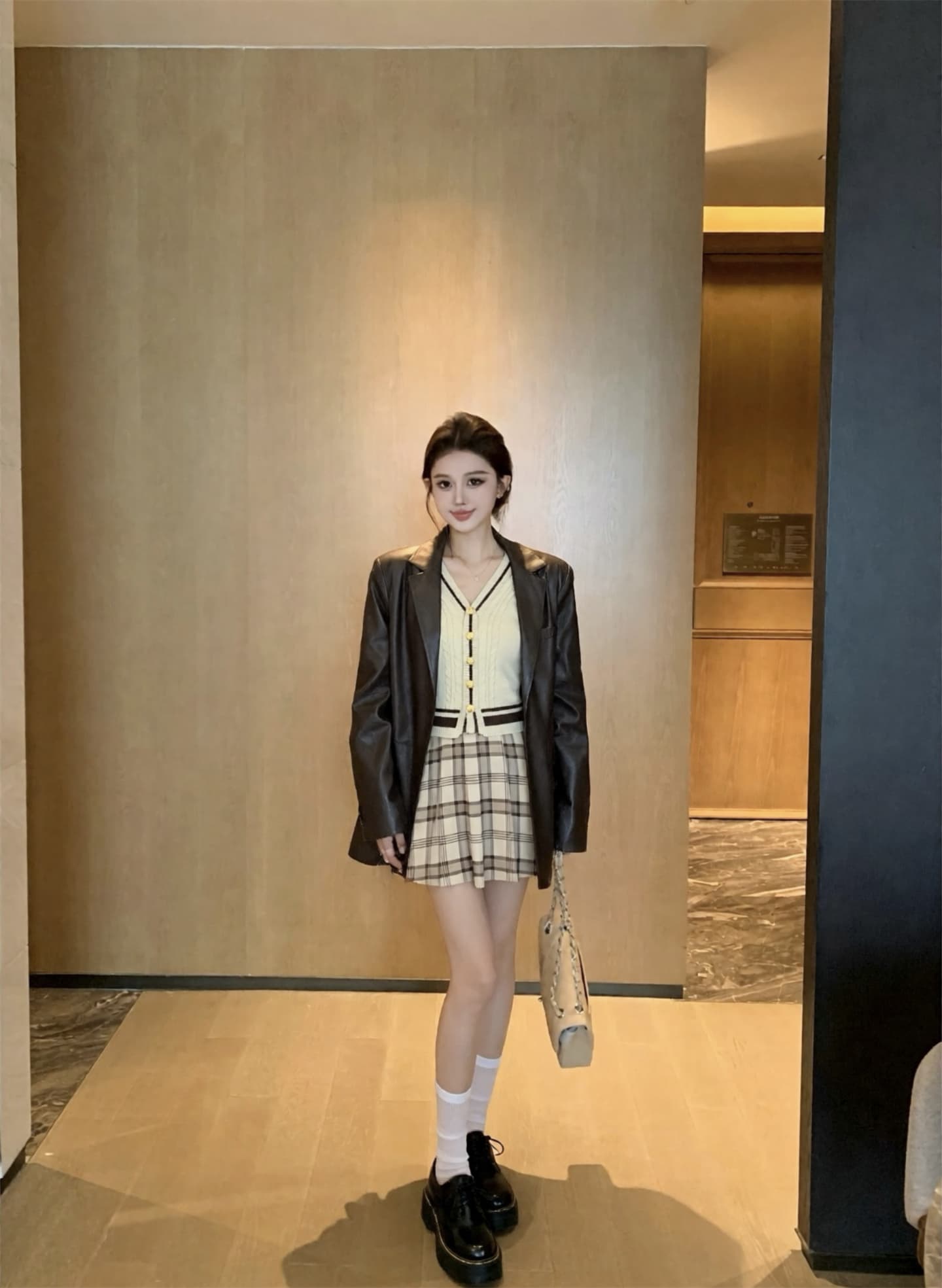 실사 가을 겨울 레트로 가죽 표면 루즈핏 블레이저 자수 꽈배기 모직물 맨위 플리츠 체크무늬 반신 스커트 상세 이미지 9
