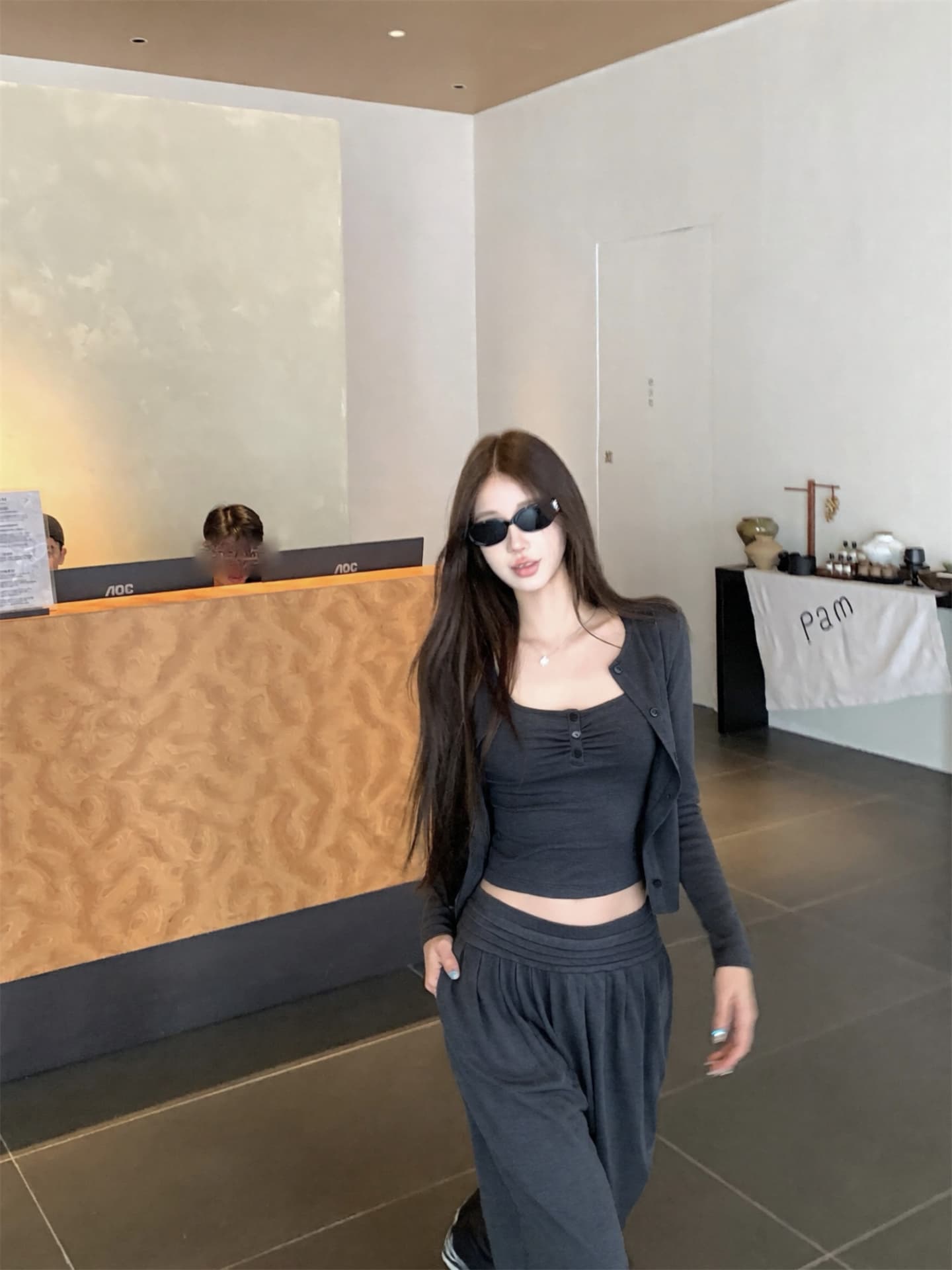 실사 가을 한 부서 핫걸 3종 세트 주름 슬립 쇼트 스타일 오픈 가디건 도루 센스 와이드 레그 팬츠 세트 여성 상세 이미지 5