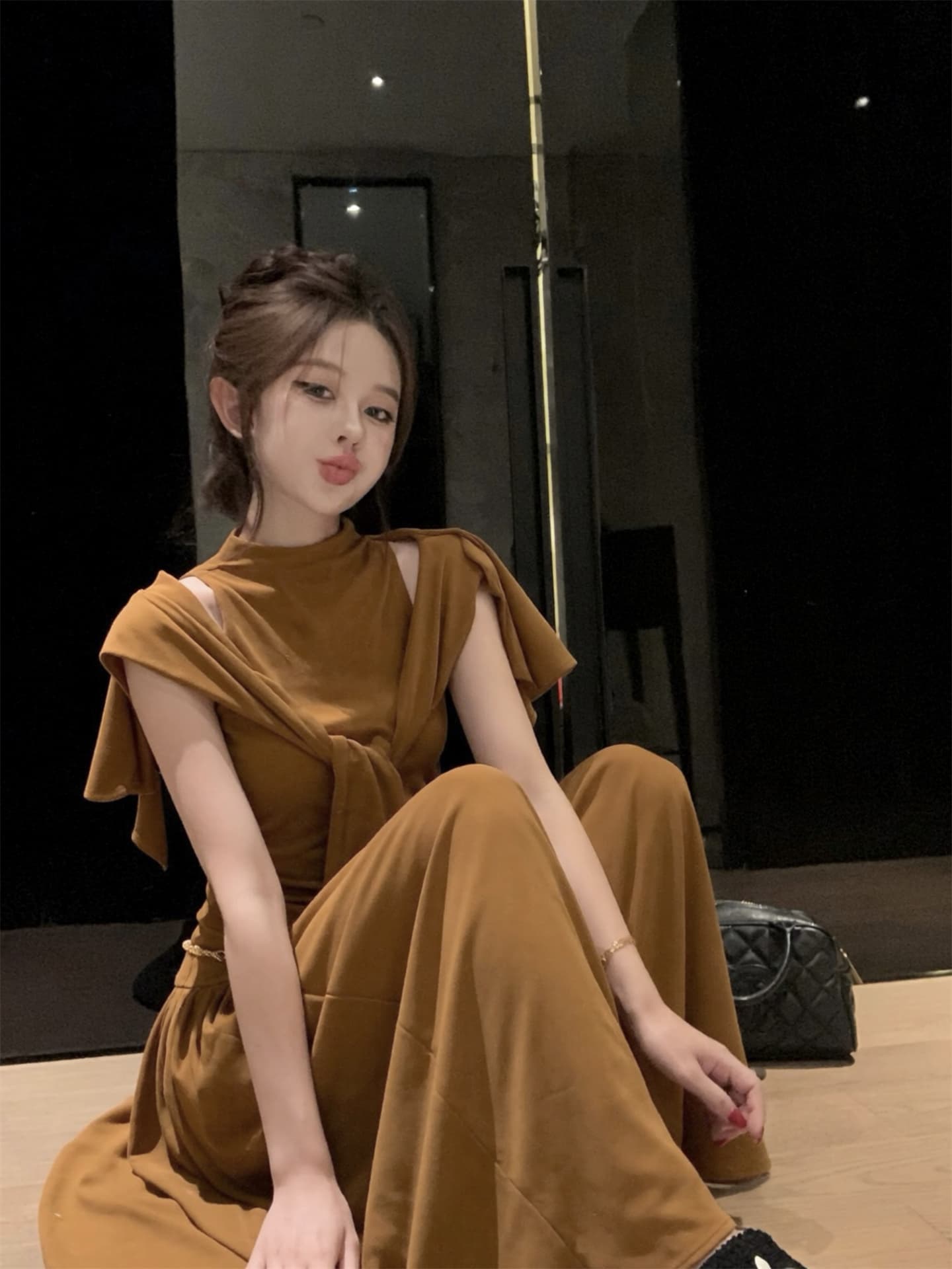 실사 가을 핫걸 섹시함 몸매 가꾸기 반하이넥 주름 조끼 오픈 가디건 반 스커트 세 조각 세트 여성 상세 이미지 1