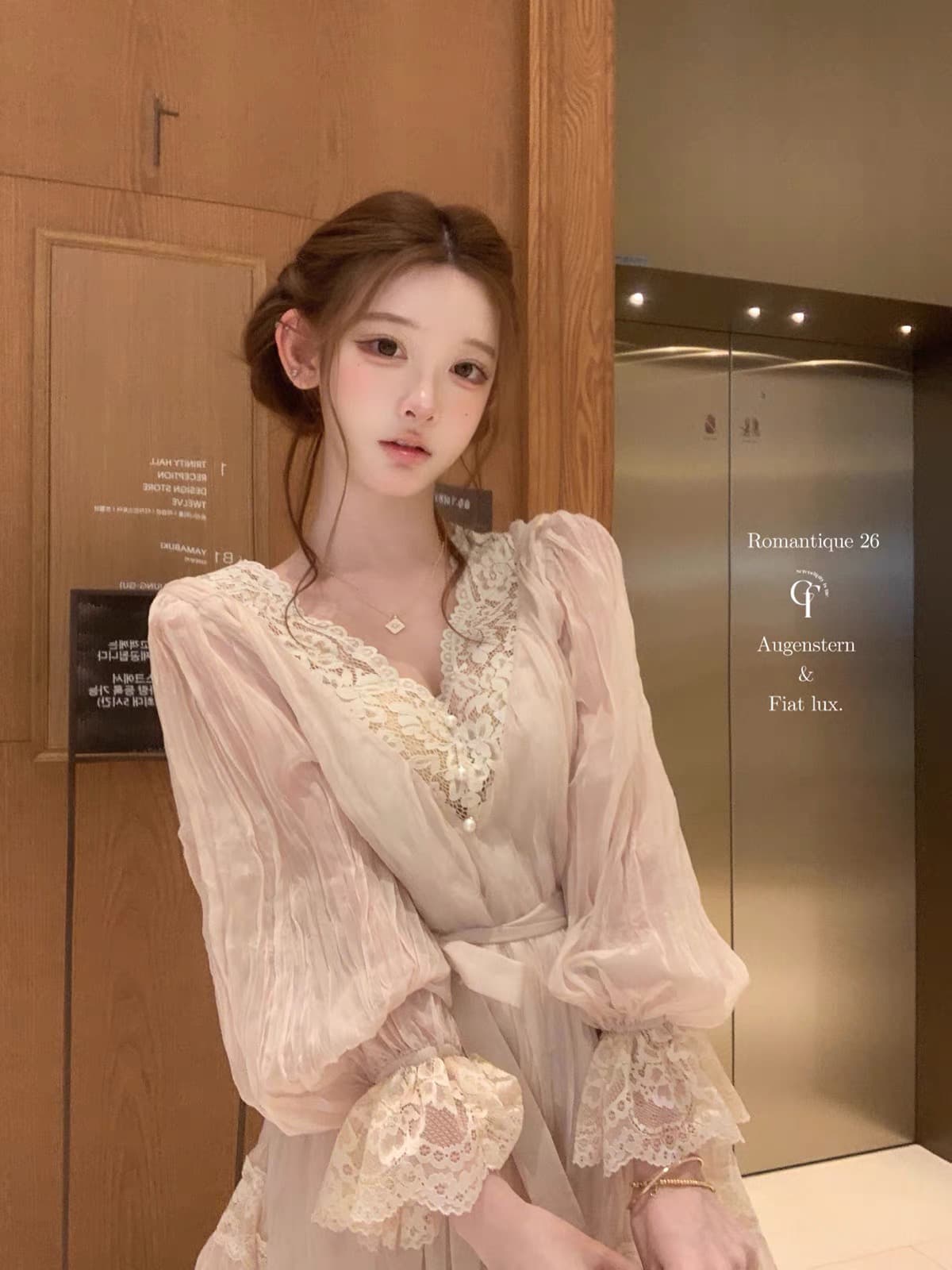 늦게 우산 우산 26 fw 바로크 꽃 창 무거운 작업 레이스 벨트 나비 매듭 V넥 드레스 이미지 4