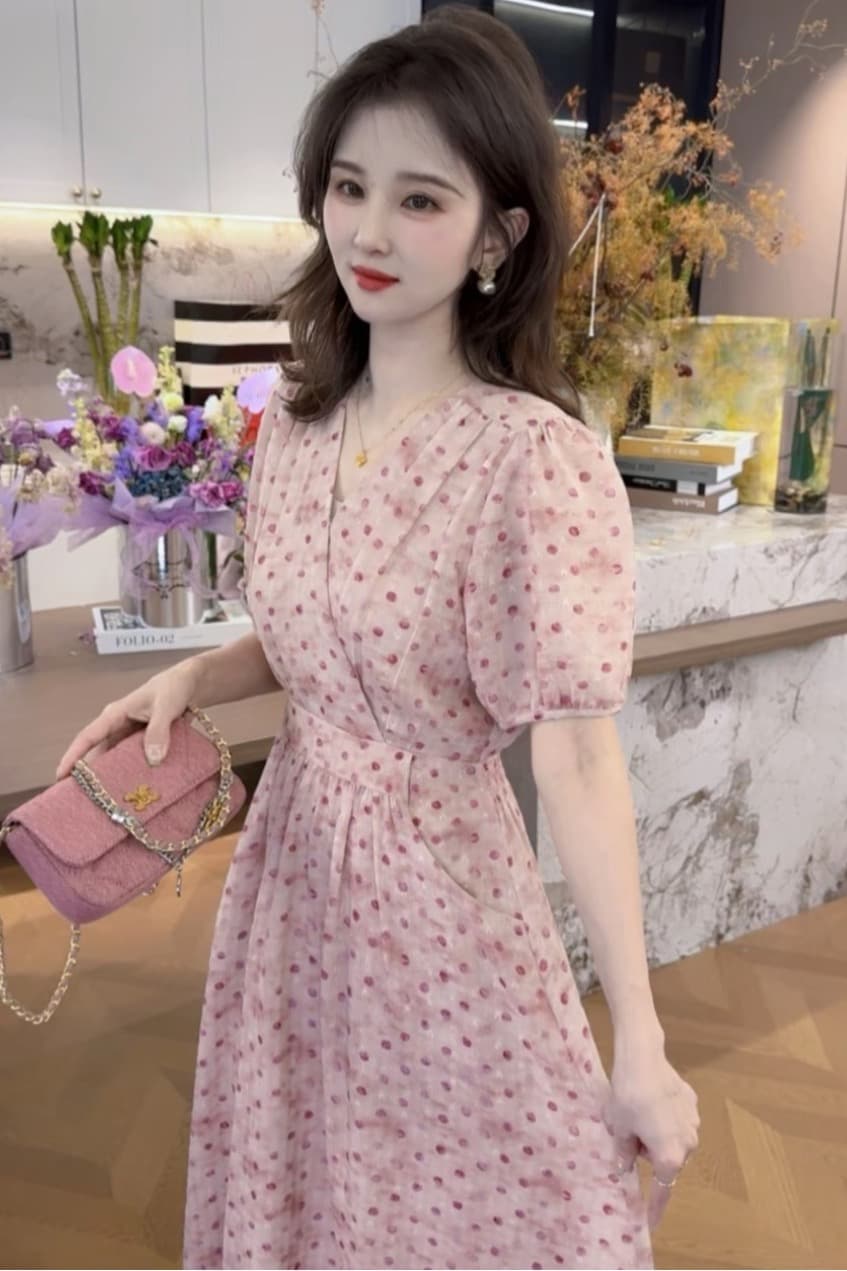 분말 안개 도트 무늬 여름 새로운 품격 분위기 센스 도트 무늬 장난기 넘치는 연령 감소 반팔 드레스 이미지 4