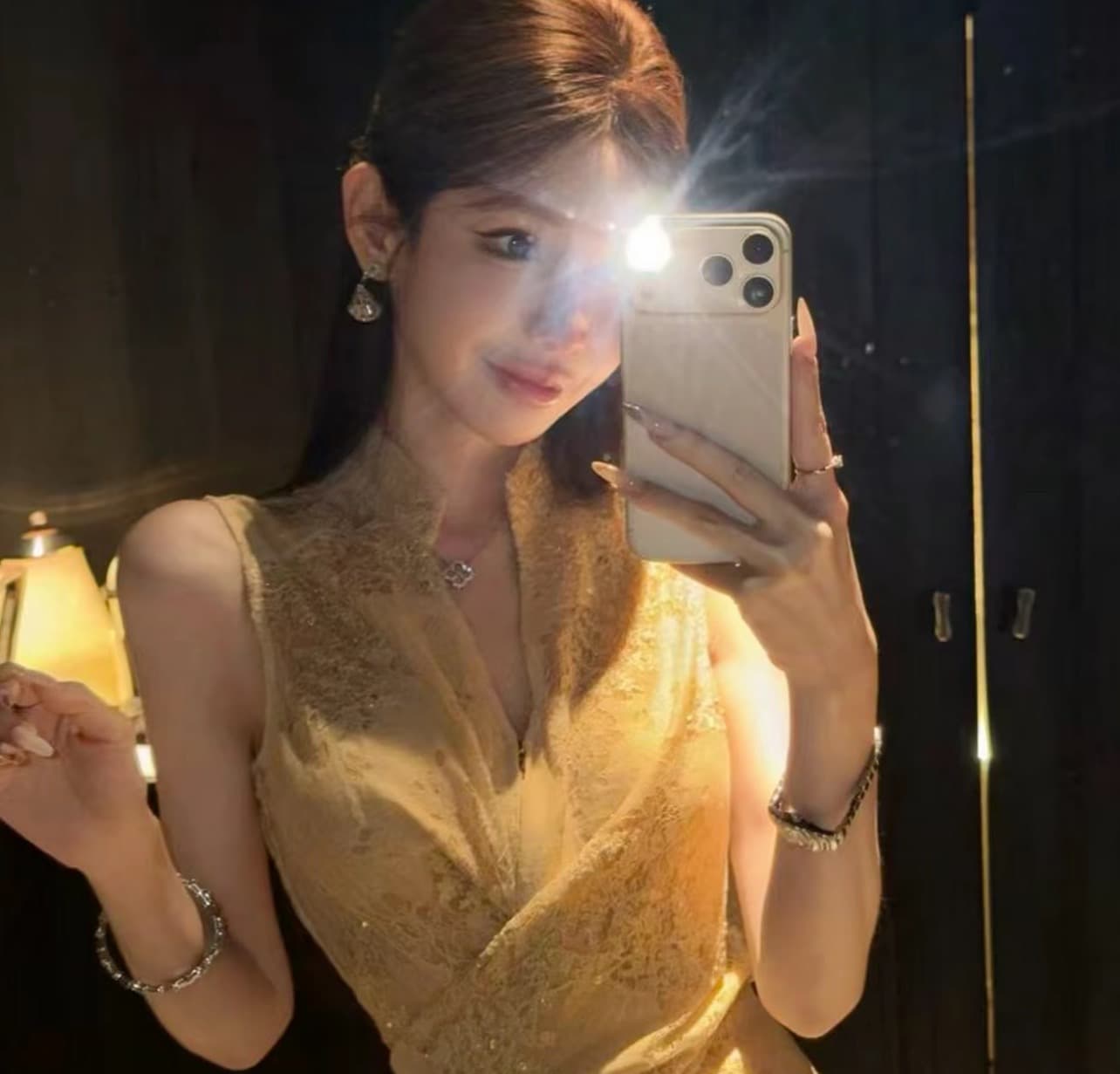 핑크색 丨 판금 작성자 바람 디자인 센스 새로운 중식 레이스 조각 민소매 홀로우 아웃 맨위 바지 이미지 3
