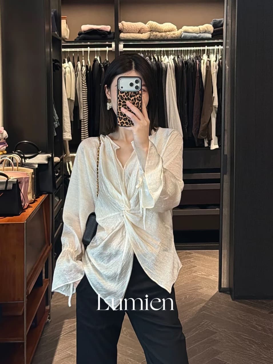 lumien 신제품 여름 새로운 비틀림 V넥 디자인 고급 센스 아세트산 긴팔 여성 셔츠