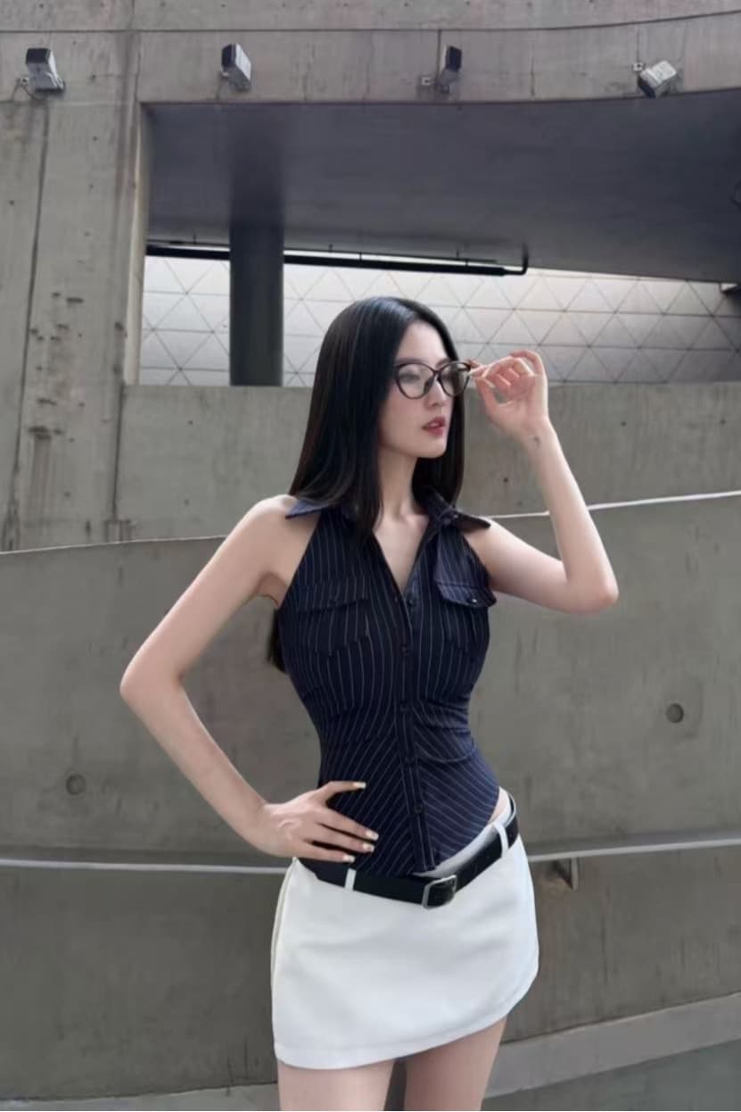 better me 오프숄더 섹션 유럽과 미국 핫걸 섹시함 몸매 가꾸기 정장 칼라 단추 셔츠 맨위 경기 정장 미니 스커트 이미지 4