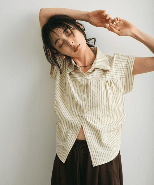일본식 질감 센스 세로 줄무늬 여성 셔츠 루즈핏 슬림해 보이는 주름 폴로 칼라 반팔 여름 얇은 스타일 셔츠 상세 이미지 10