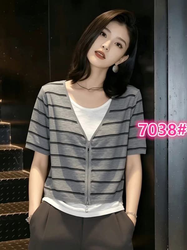 2026 여름 새로운 여성 고급 페이크 레이어드 스트라이프 반팔 티셔츠 출퇴근 바람 슬림해 보이는 표지 고기 다용도 맨위