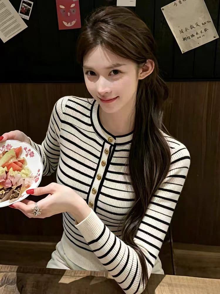 남쪽 기름 26 이른 가을 프랑스식 부드러운 느슨함 바람 반 개방 칼라 금속 버클 몸매 가꾸기 스트라이프 니트 반팔 조끼 상세 이미지 2