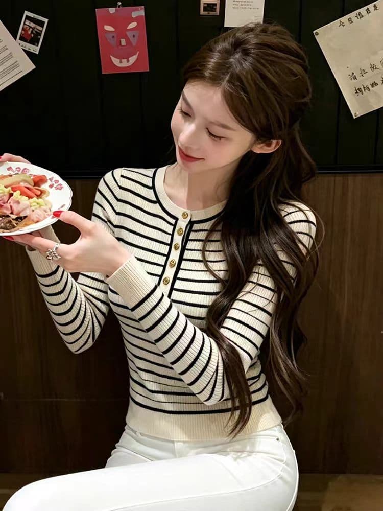 남쪽 기름 26 이른 가을 프랑스식 부드러운 느슨함 바람 반 개방 칼라 금속 버클 몸매 가꾸기 스트라이프 니트 반팔 조끼 상세 이미지 3