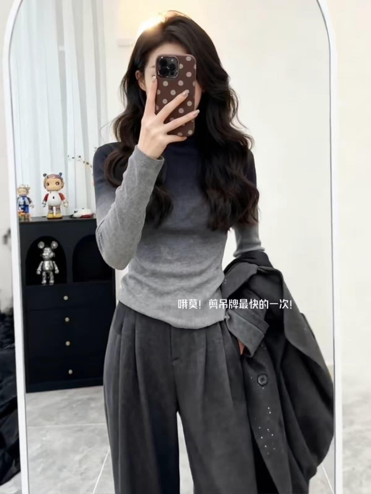 블랙 회색 배색 그라데이션 몸매 가꾸기 인사이드 가져 가라. 기본 셔츠 여성 2026 가을 겨울철 패션 자이언트 잘 생긴 한 부서 아름다운 맨위 상세 이미지 2