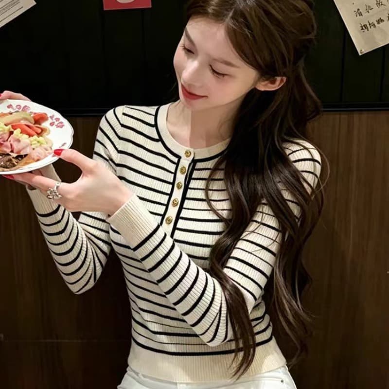 남쪽 기름 26 이른 가을 프랑스식 부드러운 느슨함 바람 반 개방 칼라 금속 버클 몸매 가꾸기 스트라이프 니트 반팔 조끼 이미지 5