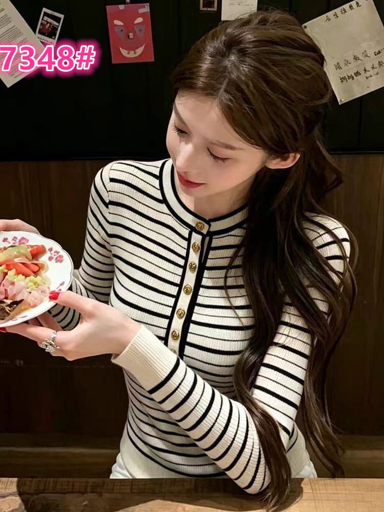 남쪽 기름 26 이른 가을 프랑스식 부드러운 느슨함 바람 반 개방 칼라 금속 버클 몸매 가꾸기 스트라이프 니트 반팔 조끼 상세 이미지 1