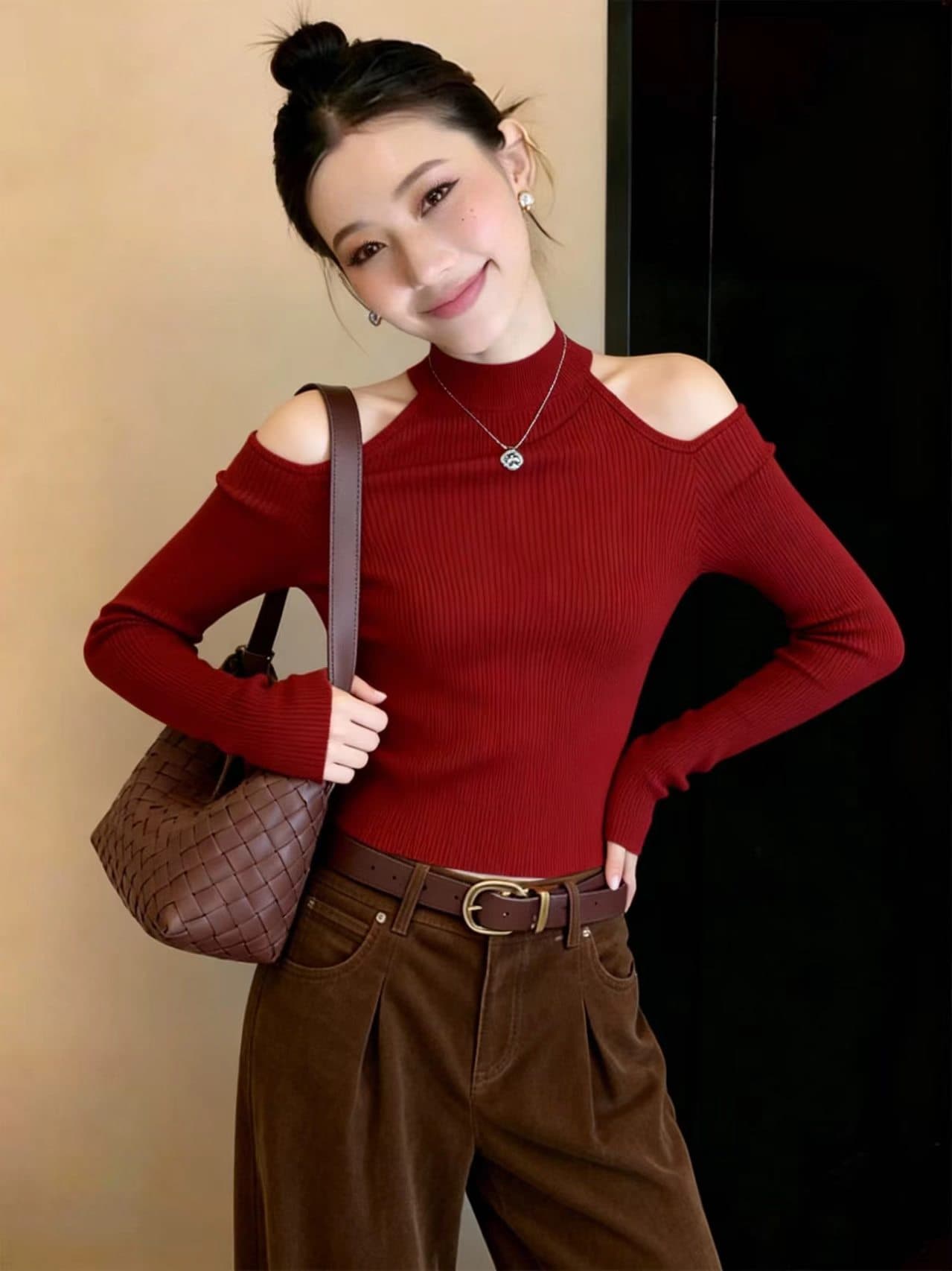 광저우 열세 개 고급 물품 여성 의류 보트넥 오프숄더 행침 목 긴팔 니트 기본 셔츠 인사이드 잡아라. 의류 봄 상세 이미지 2