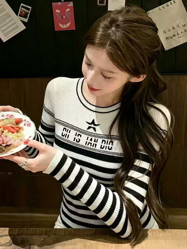 프랑스식 알파벳 프린트 스트라이프 긴팔 니트 스웨터 여성 가을 2026 새로운 고급 센스 몸매 가꾸기 디스플레이 얇고 작은 맨위 이미지 4