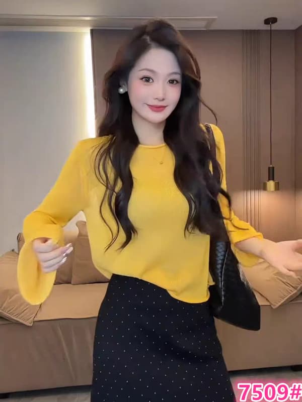 한 부서 고급 센스 황색 라운드 넥 긴팔 니트 스웨터 여성 가을 새로운 품격 몸매 가꾸기 슬림해 보이는 기본 셔츠 맨위