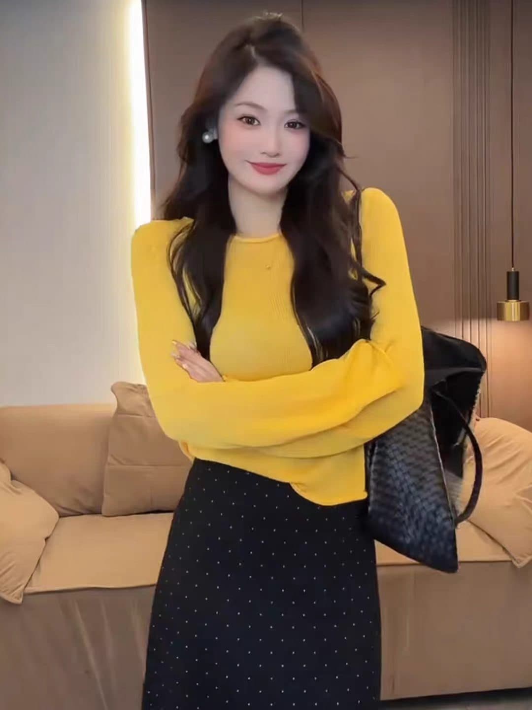 한 부서 고급 센스 황색 라운드 넥 긴팔 니트 스웨터 여성 가을 새로운 품격 몸매 가꾸기 슬림해 보이는 기본 셔츠 맨위 이미지 2