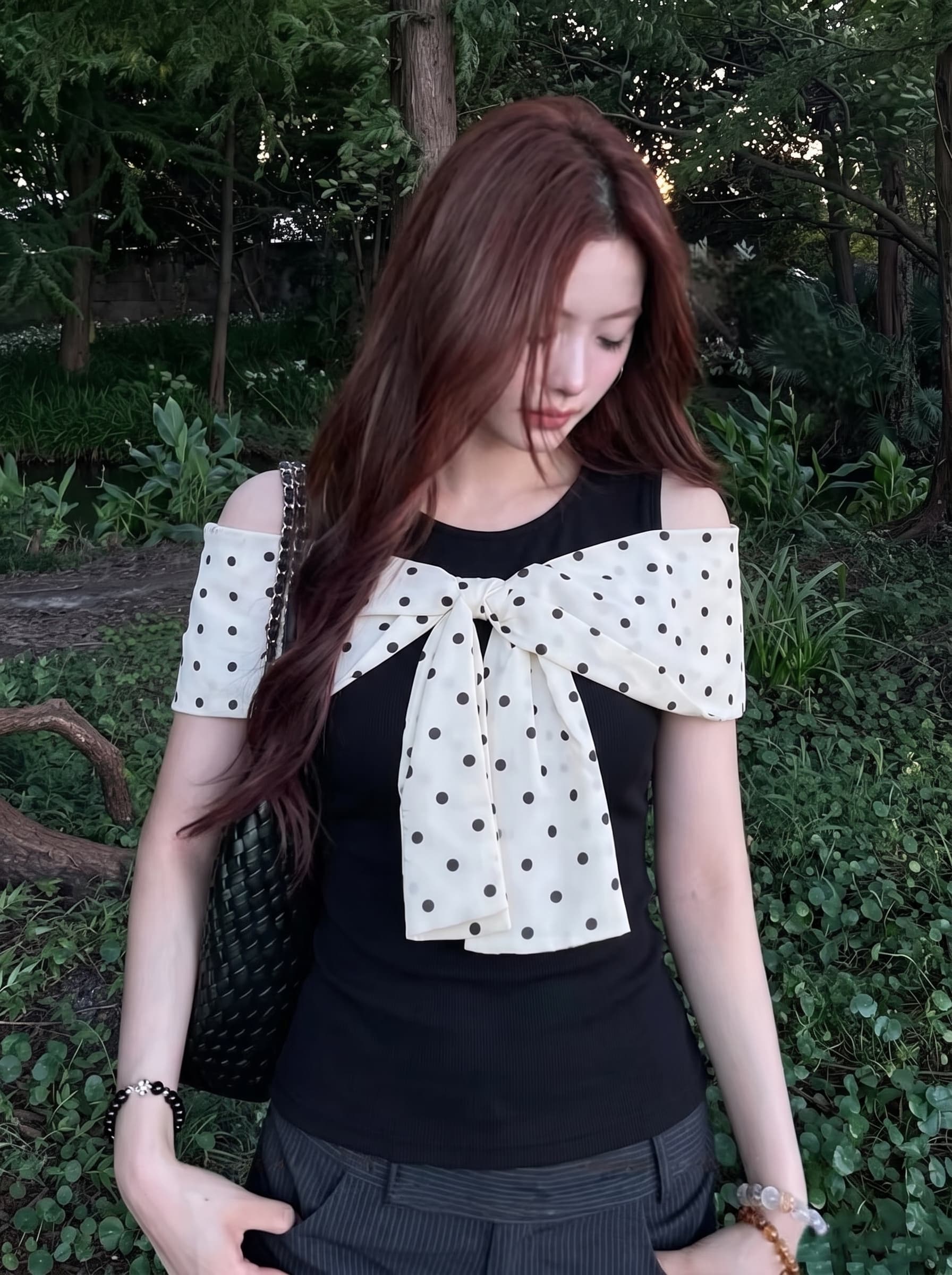 실사 빅 사이즈 여성 의류 지방 mm 나비 매듭 패치워크 검정색 반팔 티셔츠 여성 여름 고유 한 아름다운 오프숄더 맨위 상세 이미지 6