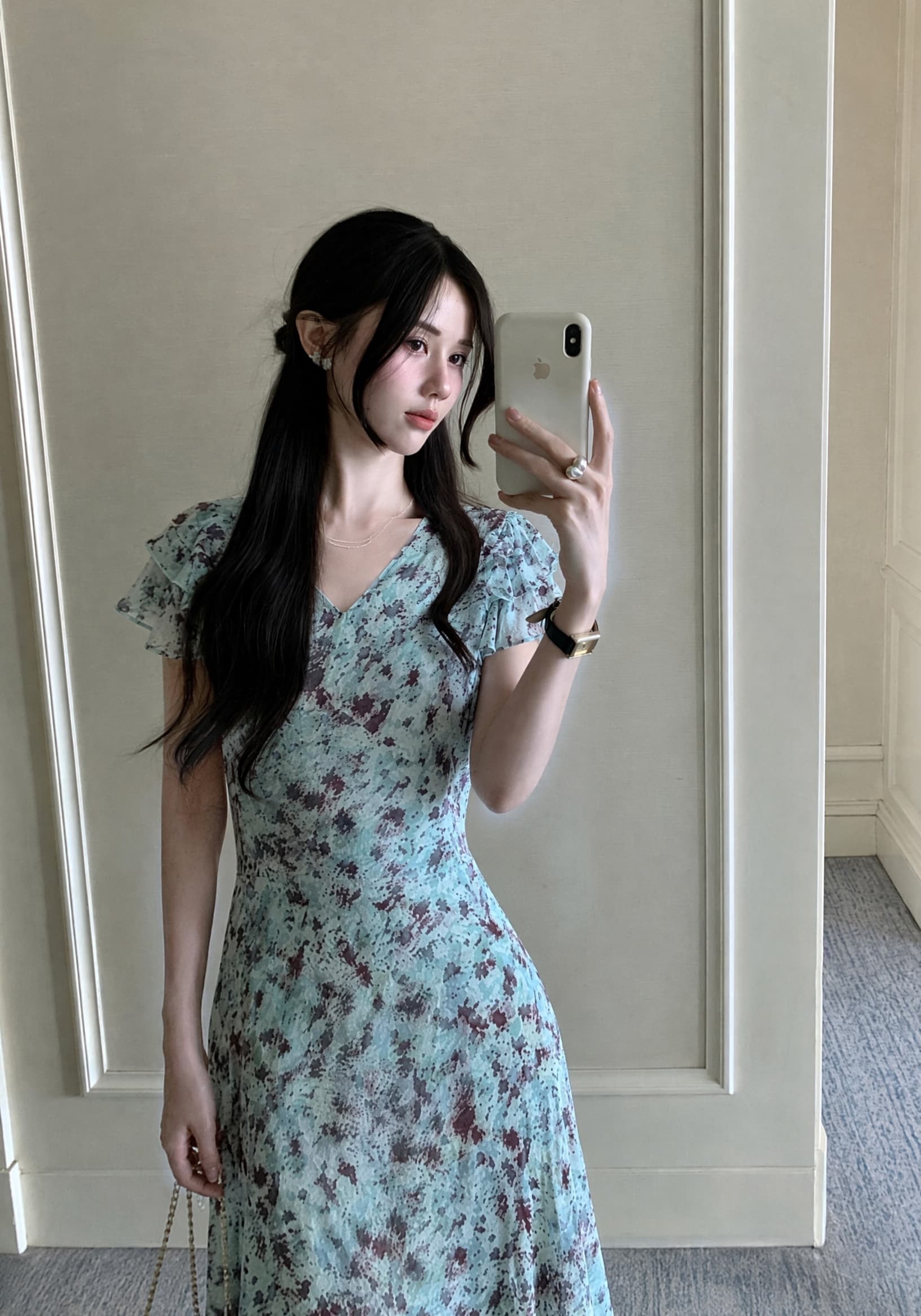 실사 빅 사이즈 여성 의류 프랑스식 V넥 레이스업 허리 수축 꽃무늬 드레스 여름 작은 날다 소매 파란색 품격 롱 스커트 이미지 4
