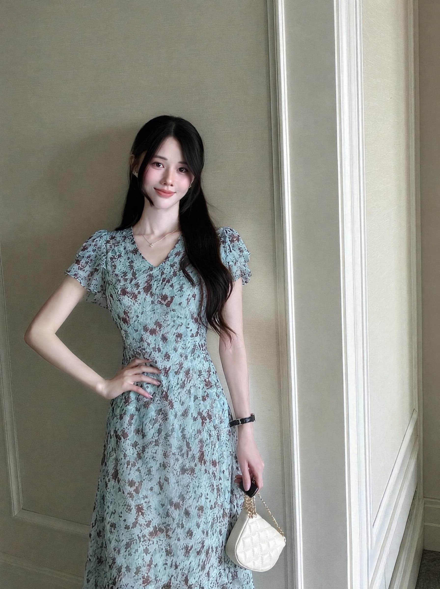 실사 빅 사이즈 여성 의류 프랑스식 V넥 레이스업 허리 수축 꽃무늬 드레스 여름 작은 날다 소매 파란색 품격 롱 스커트 상세 이미지 2