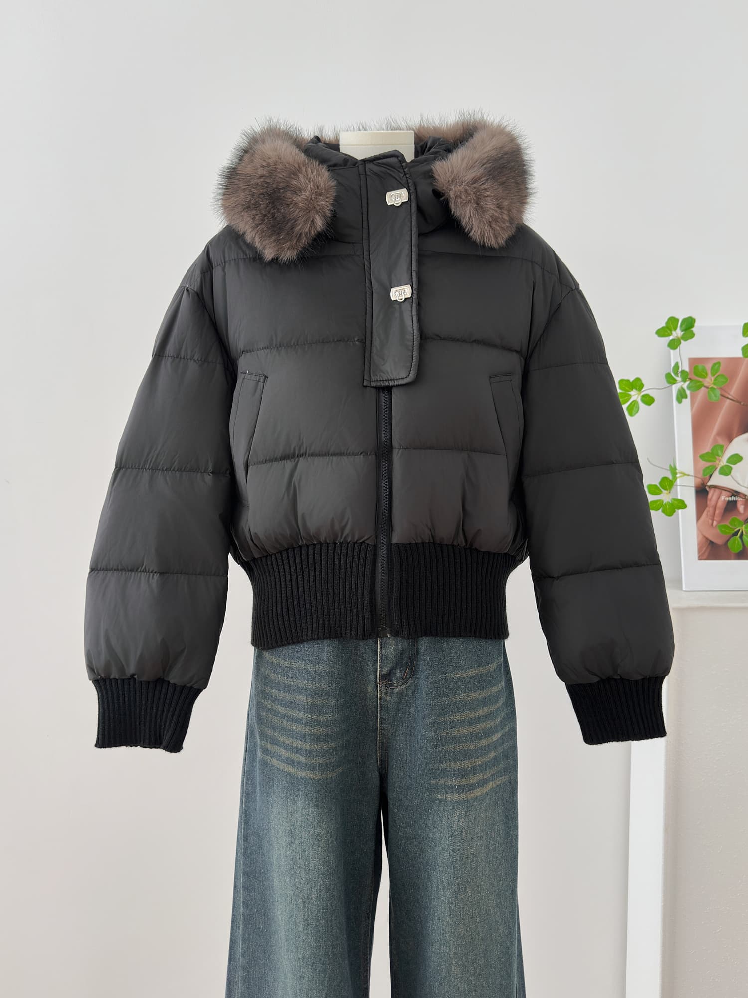 m900 검정색 다운 재킷 여성 짧은 겨울 2026 년 새로운 후드 슈퍼 잘 생긴 큰 모피 칼라 작은 키 허리 수축 이미지 2