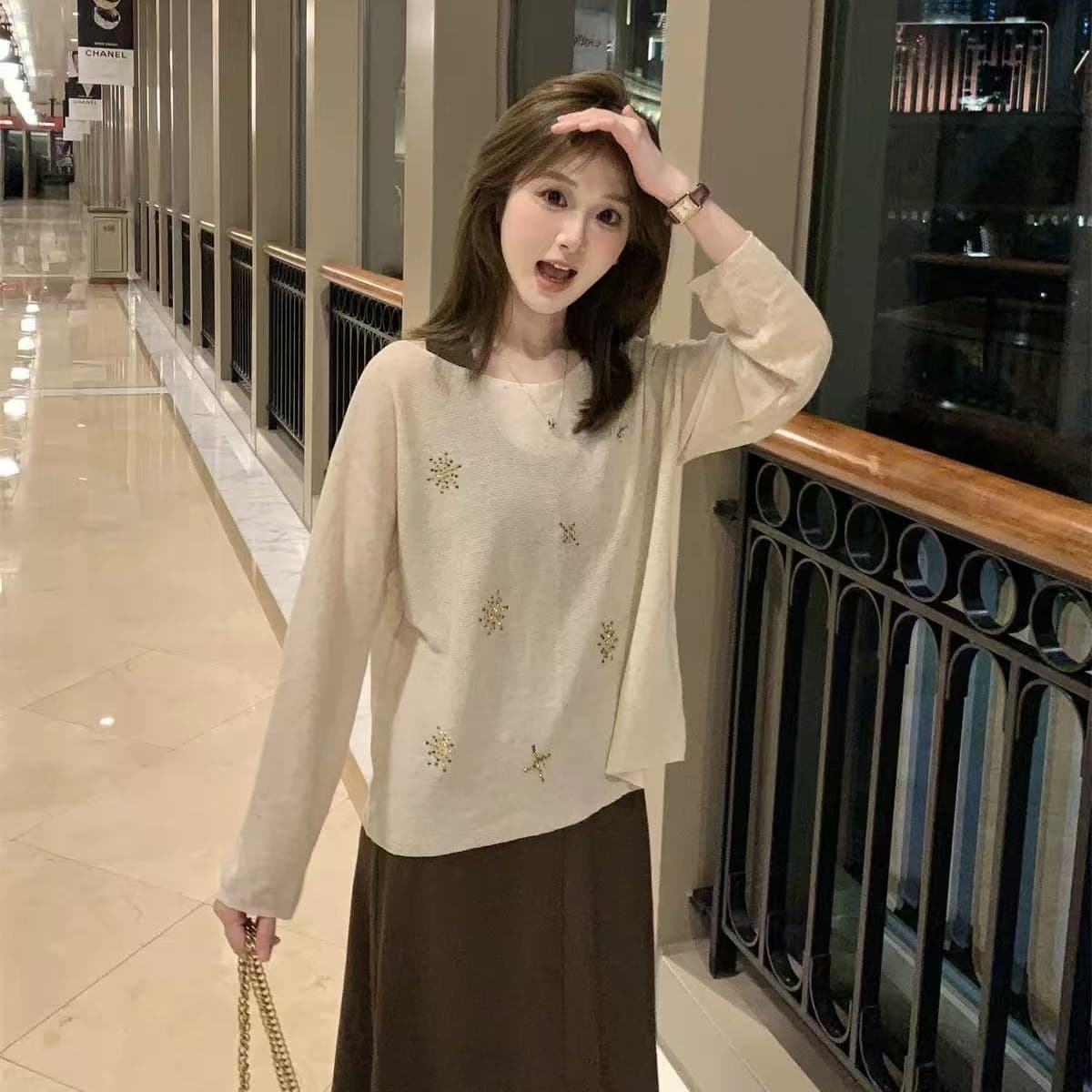 작은 키 2026 이른 봄 새로운 얇은 스타일 디자인 센스 다이아몬드 세팅 다용도 프랑스식 홀로우 아웃 니트 스웨터 자외선 차단 블라우스 여성 상세 이미지 2