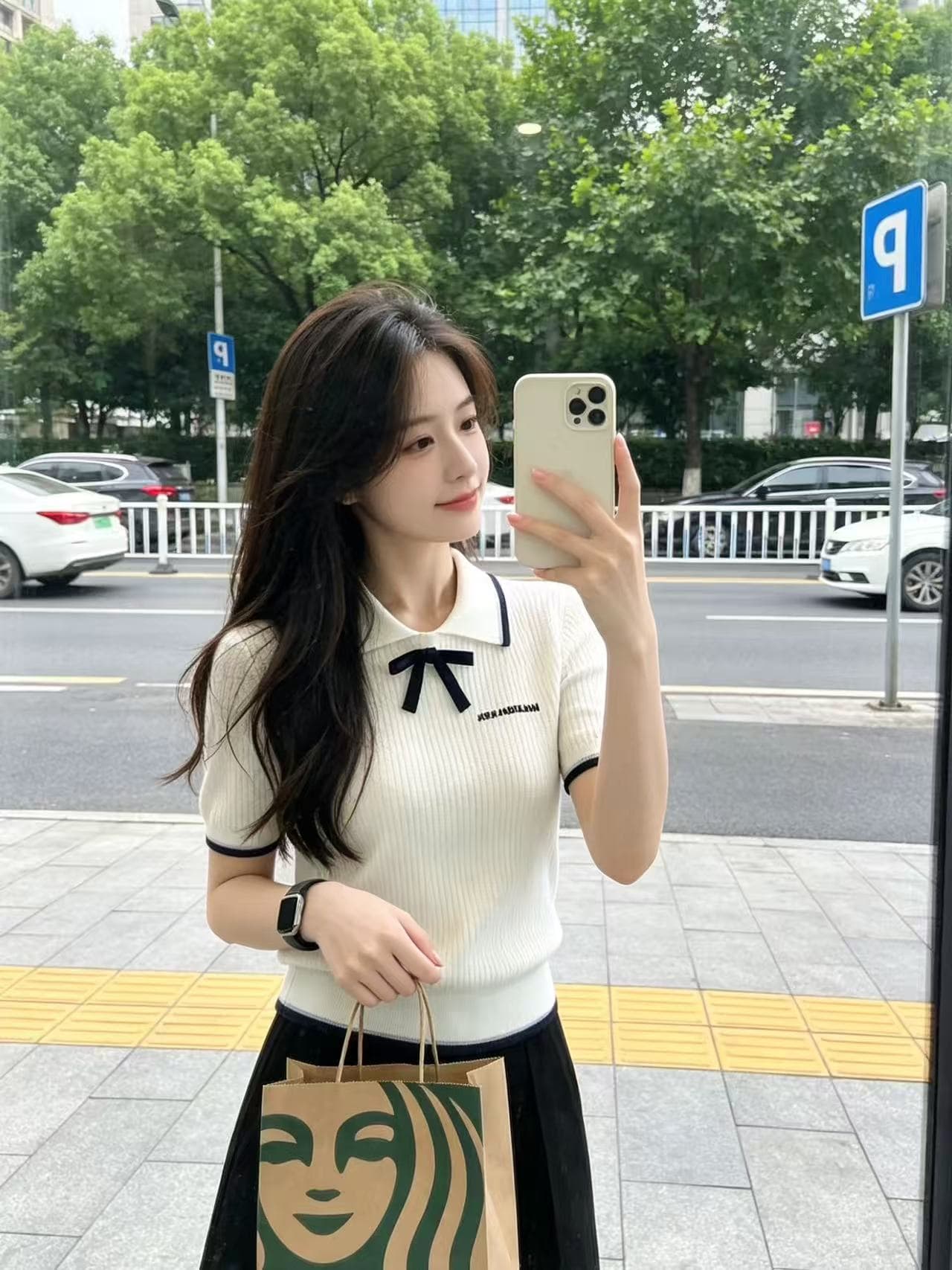 한 부서 학원 스타일 나비 매듭 니트 스웨터 2026 여름 새로운 흑인과 백인 배색 폴로 칼라 몸매 가꾸기 반팔 맨위 여성 상세 이미지 5