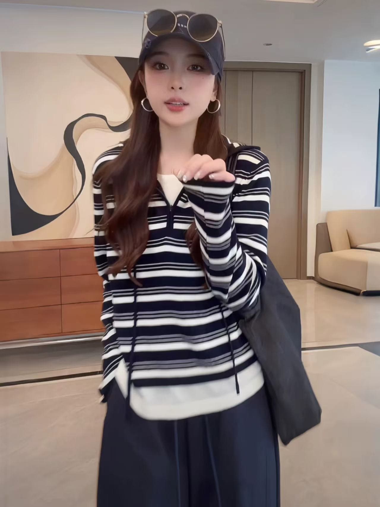 한국 스타일 스트라이프 후드 페이크 레이어드 니트 스웨터 여성 가을 연령 감소 슬림해 보이는 인사이드 가져 가라. 만나는 모자 셔츠 풀오버 맨위 트렌디