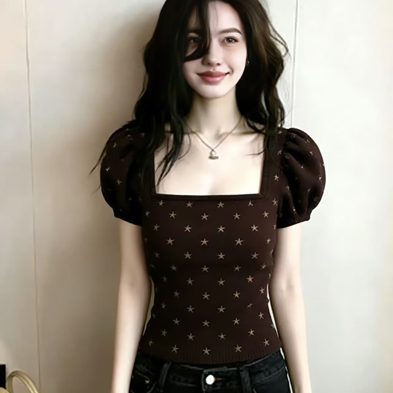 브라운 거품 소매 프린트 반팔 티셔츠 여성 조기 봄 여름 디자인 센스 2026 슈퍼 화재 연령 감소 맨위 여성 상세 이미지 1