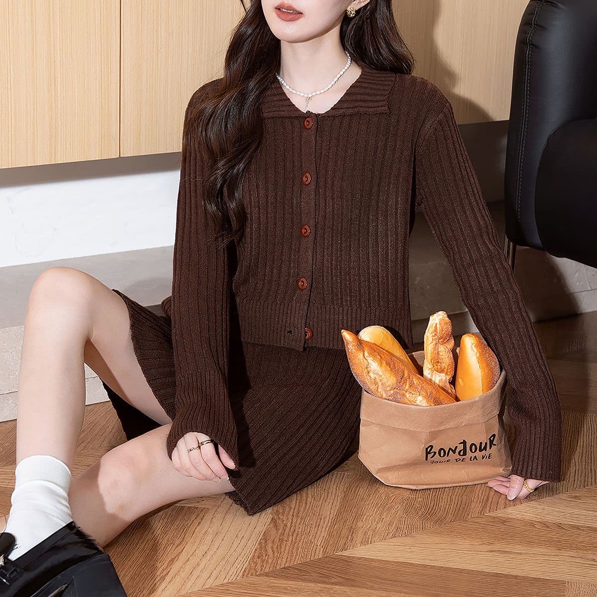 새로운 가을 니트 세트 여성 연령 감소 미니멀리즘 디자인 폴로 칼라 오픈 가디건 그리고 반신 스커트 투피스 세트 상세 이미지 1