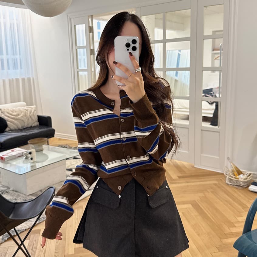 chic 가을 한국 스타일 레트로 연령 감소 라운드 넥 싱글 줄 버튼 몸매 가꾸기 슬림해 보이는 긴팔 스트라이프 니트 오픈 가디건 여성 상세 이미지 2