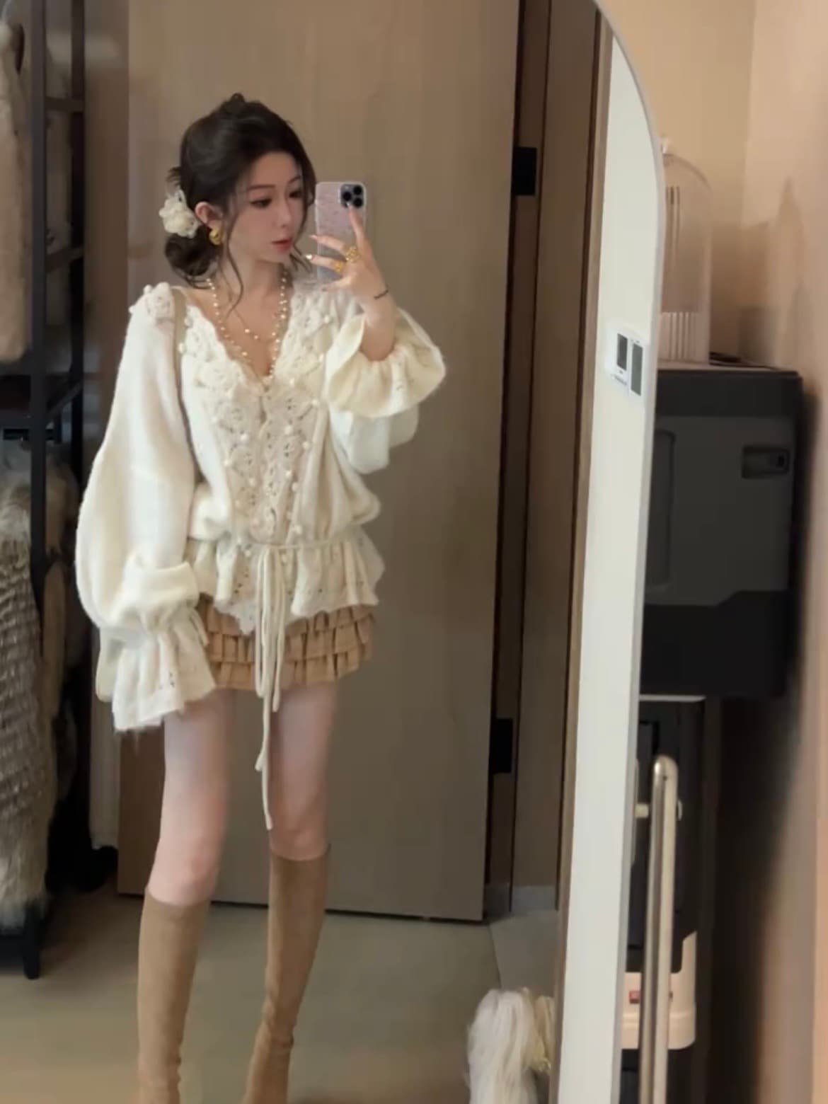 프랑스식 부드러운 V넥 홀로우 아웃 나팔 소매 스웨터 여자 2026 가을 새로운 느긋한 루즈핏 니트 오픈 가디건 맨위 상세 이미지 4
